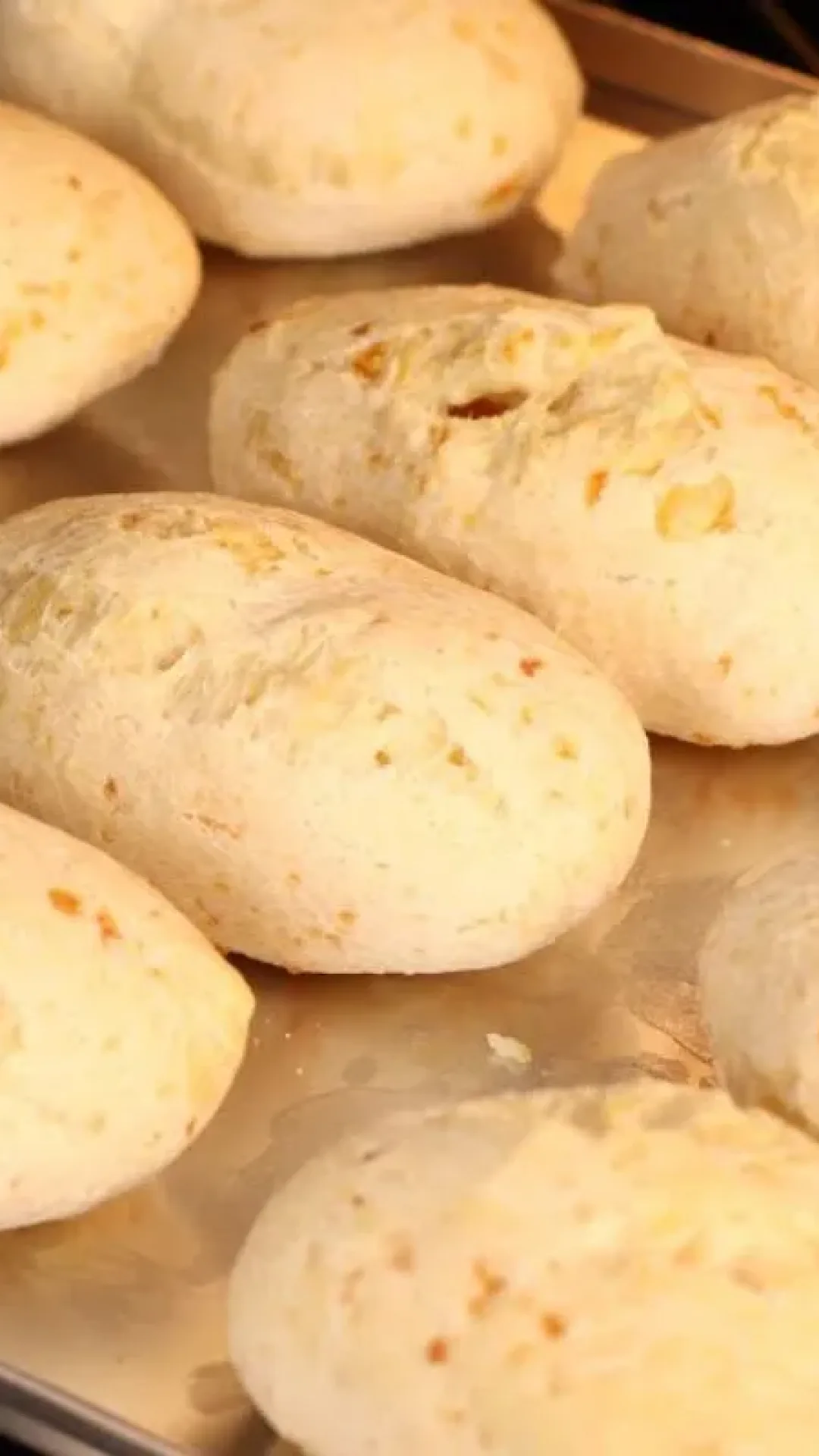 Biscoito de polvilho caipira assado: ótimo para comer no lugar do pãozinho francês no café