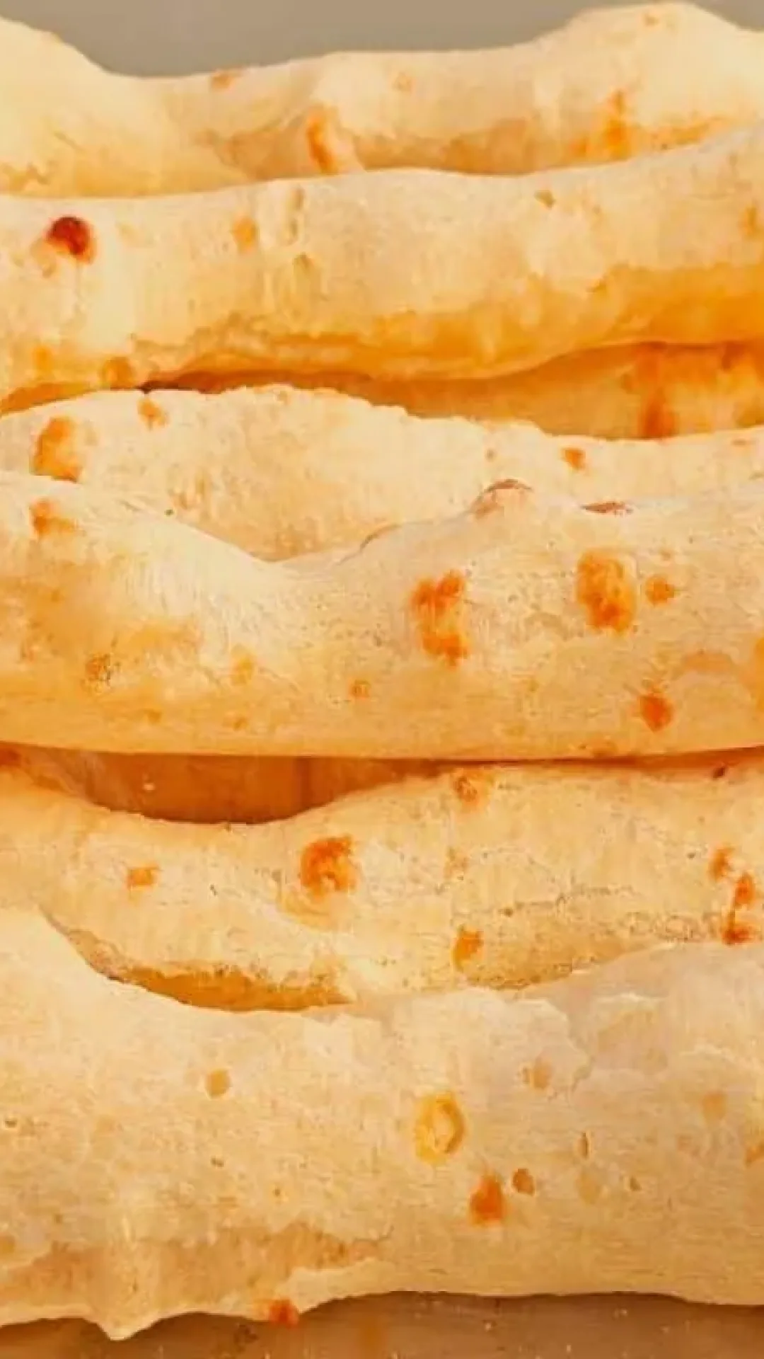 Biscoito peta de padaria para o café da manhã: crocante por fora e macio por dentro