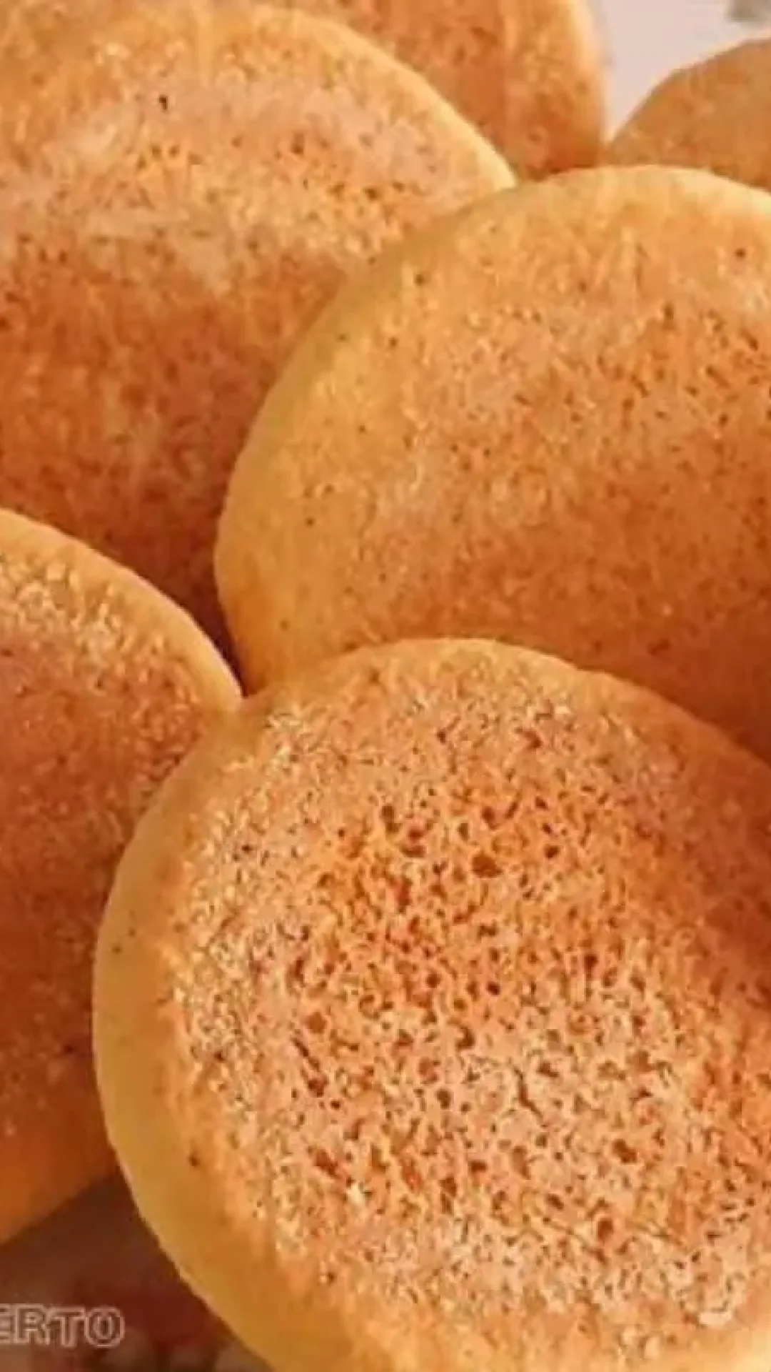 Bolachinha de fubá crocante para servir com um cafezinho na hora do lanche
