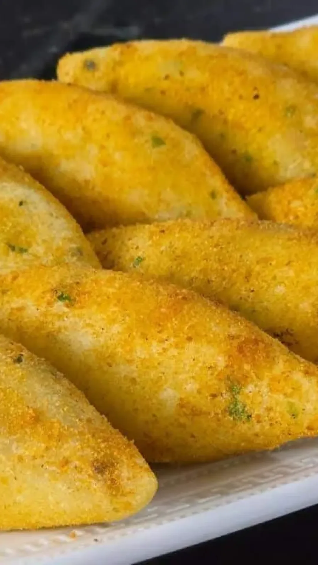 Bolinho de aipim fácil e delicioso, aquela receita de vó que derrete na boca de tão gostosa