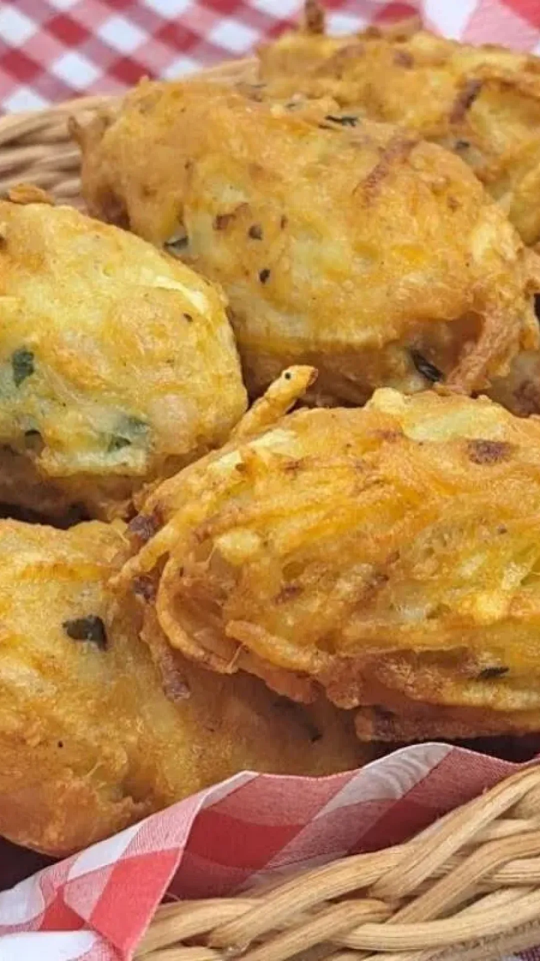 Bolinho de batata com frango: gostoso que nem coxinha e fácil de fazer