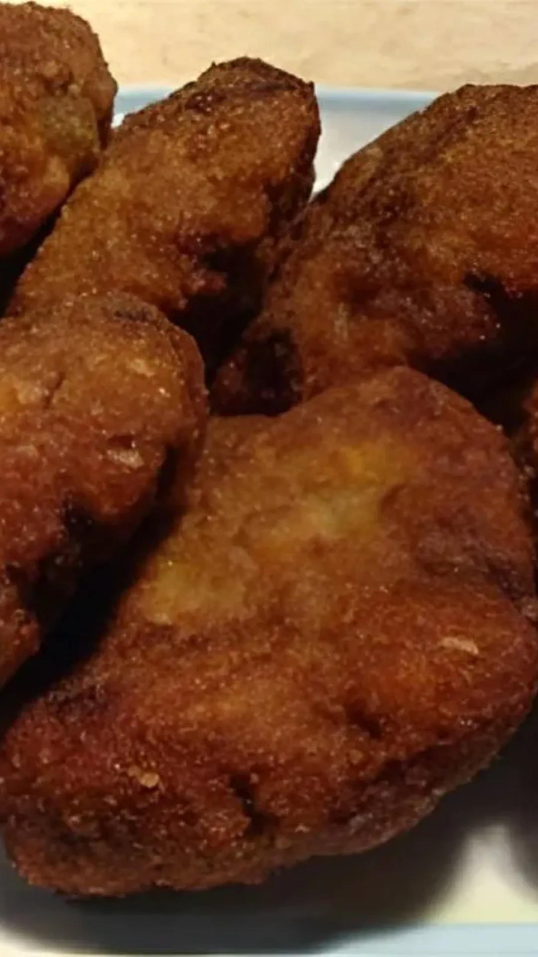 Bolinho de carne moída de feira muito saboroso e perfeito com molhinho de pimenta