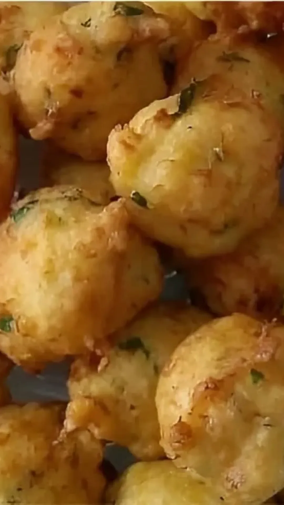 Bolinho de milho caipira de Minas perfeito para acompanhar seu almoço ou para seu lanche