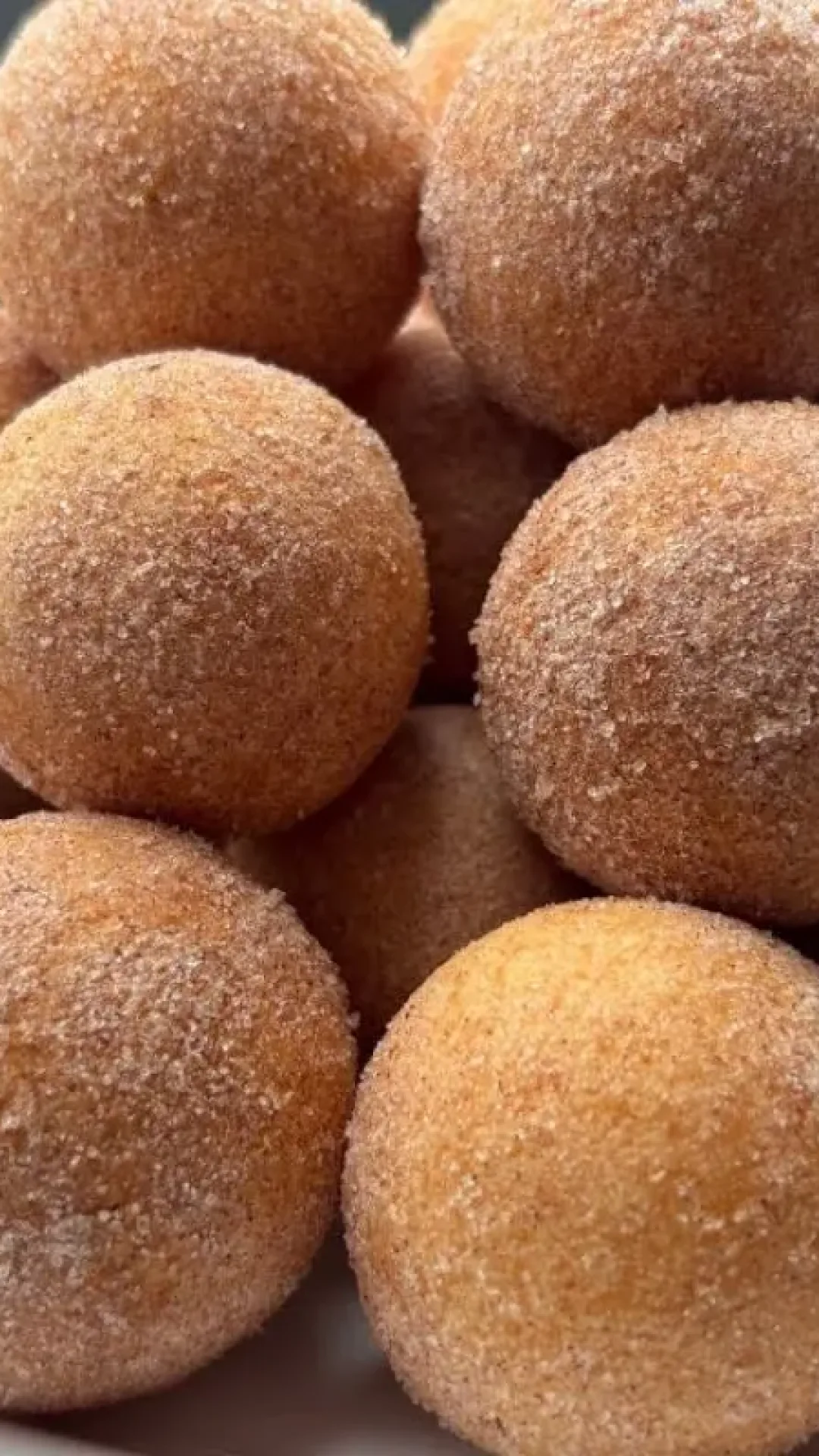 Bolinho de polvilho doce sequinho por fora e macio por dentro, ideal para acompanhar um café