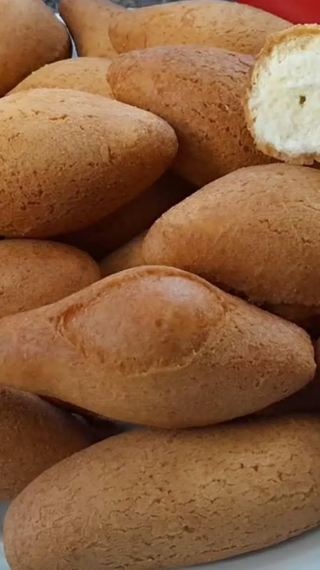 Bolinho de polvilho frito sem farinha de trigo que fica uma delícia com seu cafezinho