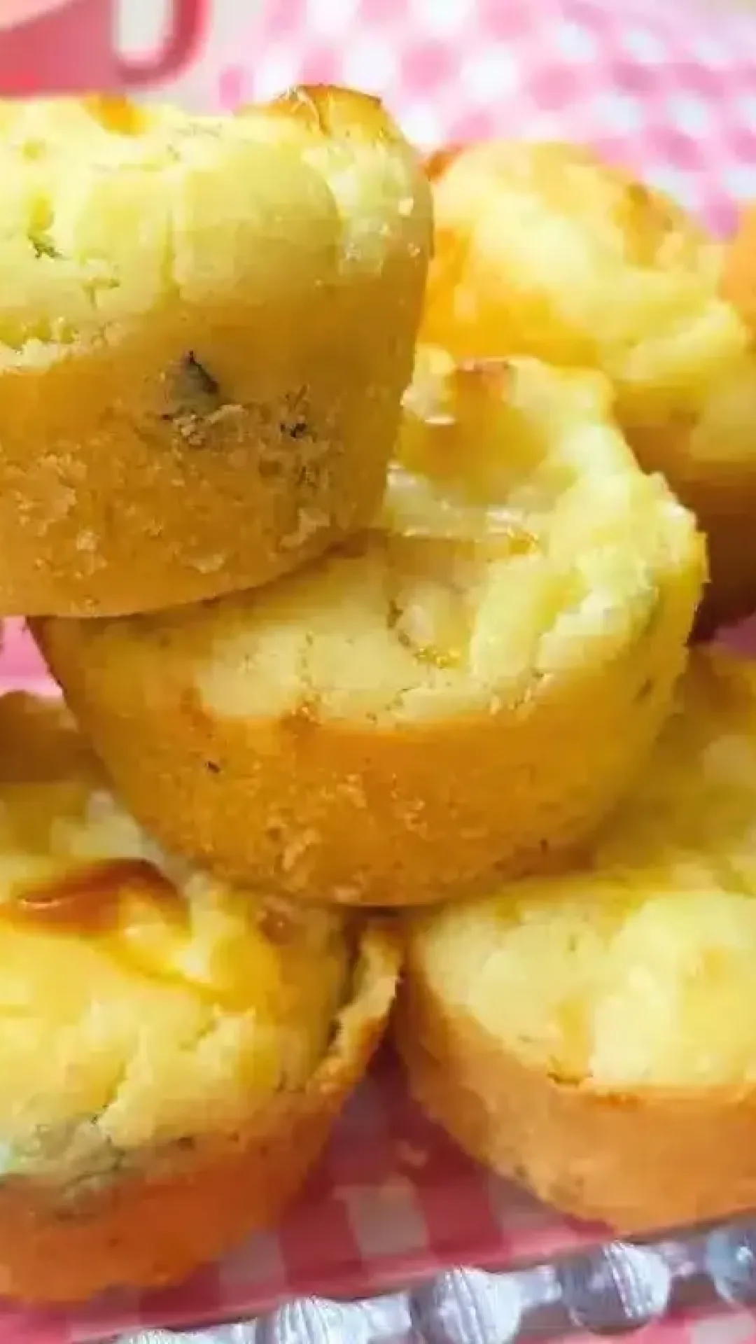 Bolinho salgado leve e saboroso: vai muito bem no café da manhã ou da tarde