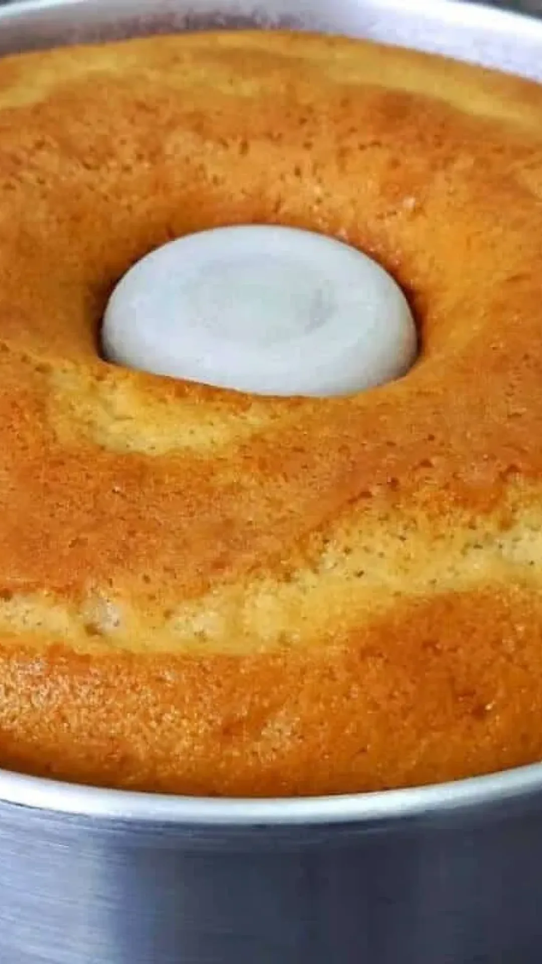 Bolo amanteigado simples e gostoso para fazer agora no café da tarde