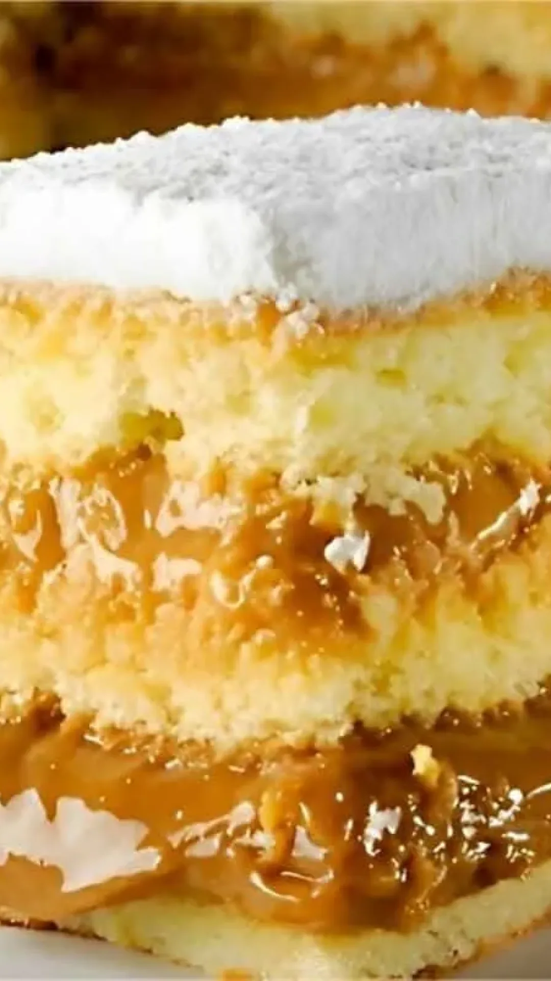 Bolo bem casado com massa macia e recheio cremoso que derrete na boca