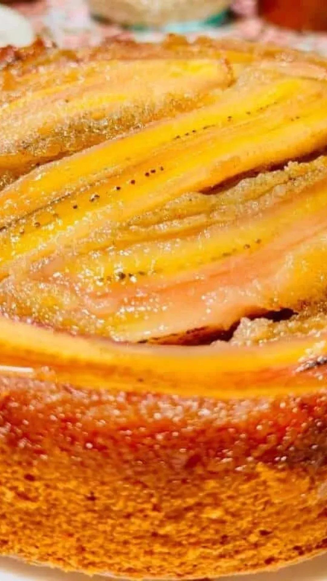Bolo de banana caramelado fácil de fazer e fica simplesmente delicioso