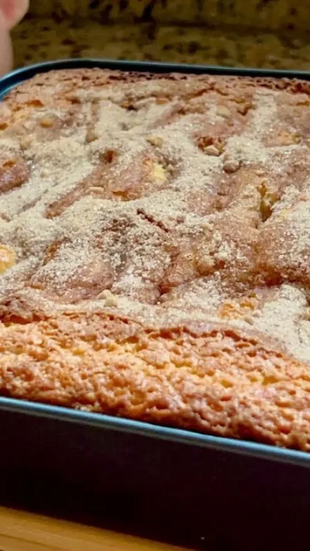 Bolo de banana com canela que tem um sabor incrível e o aroma toma conta da casa