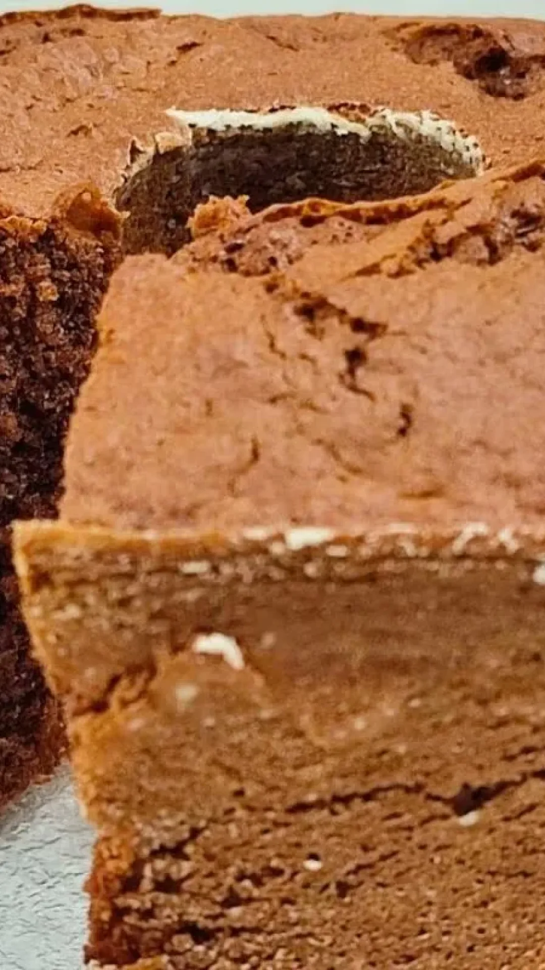 Bolo de banana, que fica saudável, não leva farinha de trigo e você aproveita as frutas maduras
