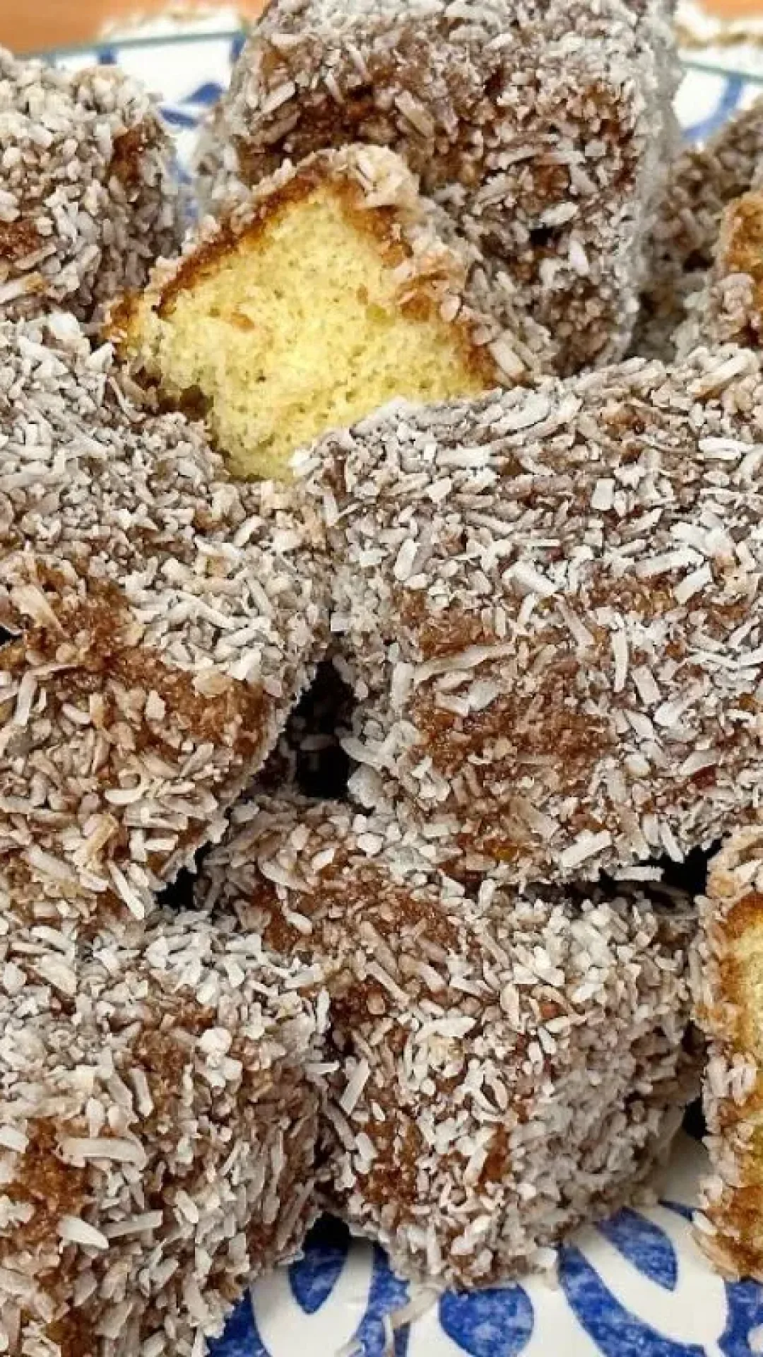 Bolo de baunilha bem fofinho: perfeito para acompanhar o café ou rechear como quiser