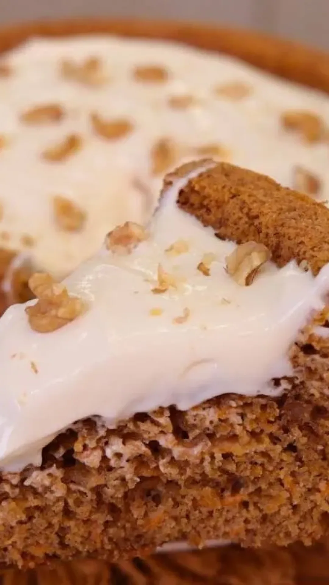 Bolo de cenoura americano e diferente de todos que você já comeu na páscoa