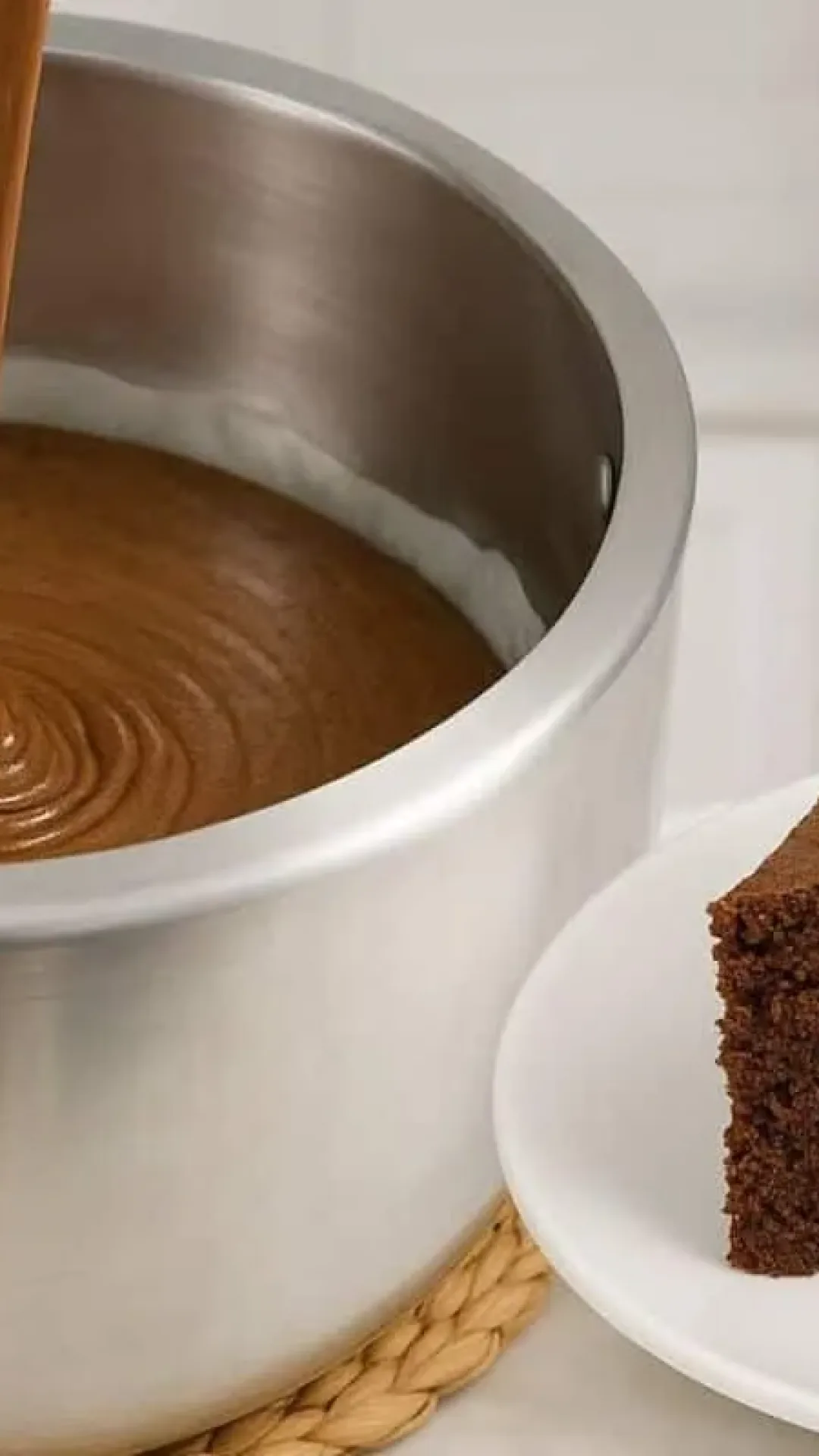 Bolo de chocolate na panela de pressão que fica pronto em 15 minutinhos e todos vão amar
