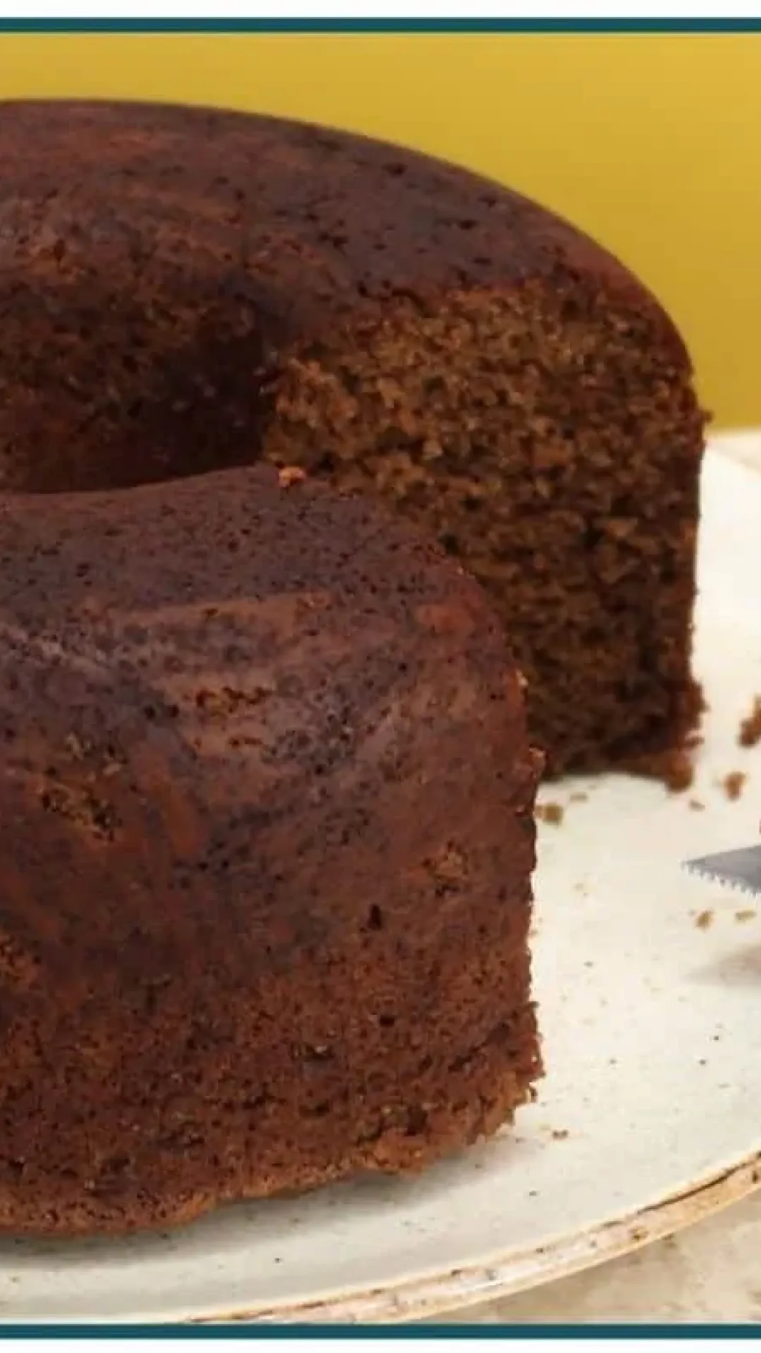 Bolo de chocolate para iniciantes fofinho, úmido e irresistível de tão gostoso