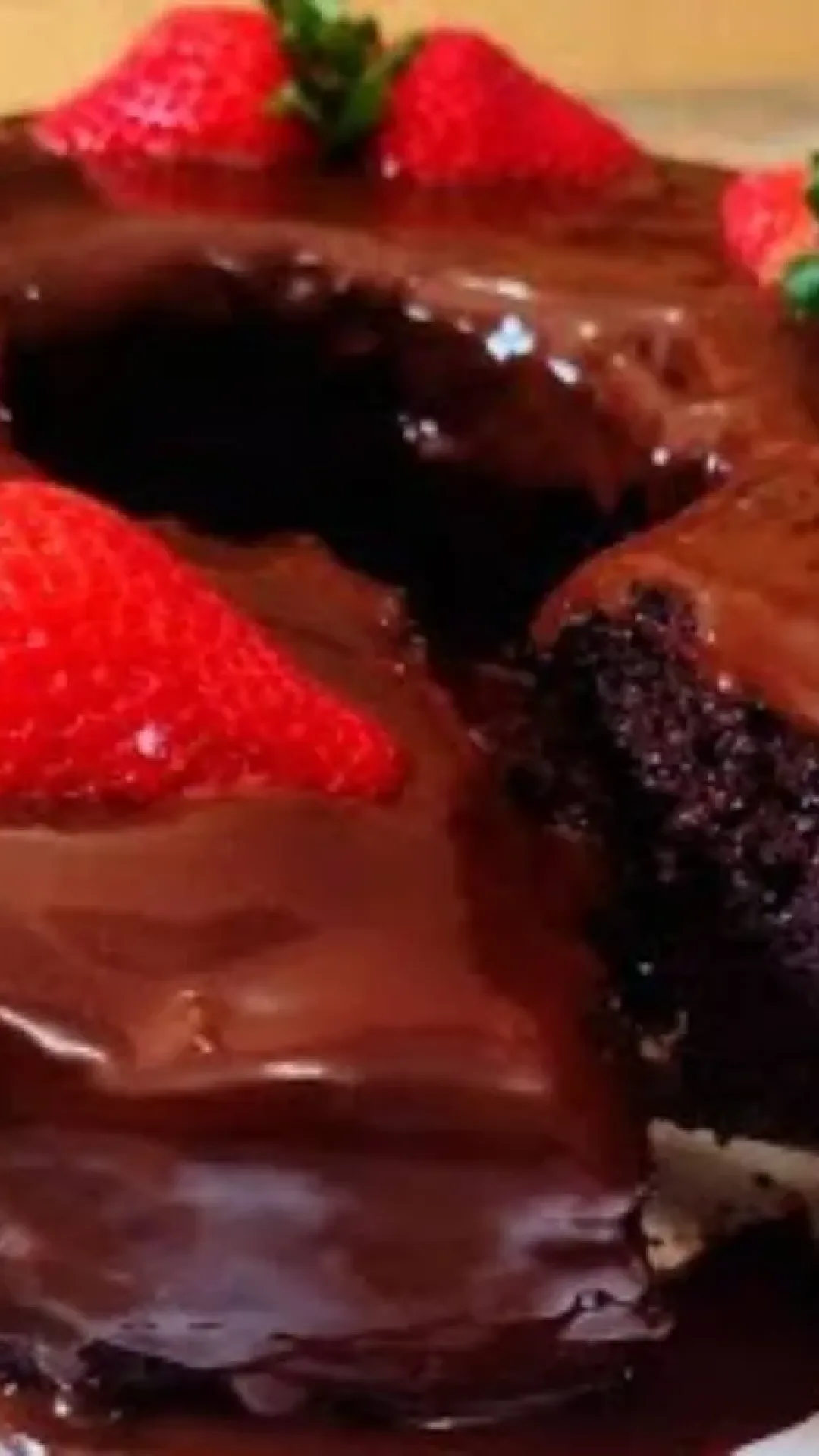 Bolo de chocolate sem açúcar: delicioso, low carb e zero lactose