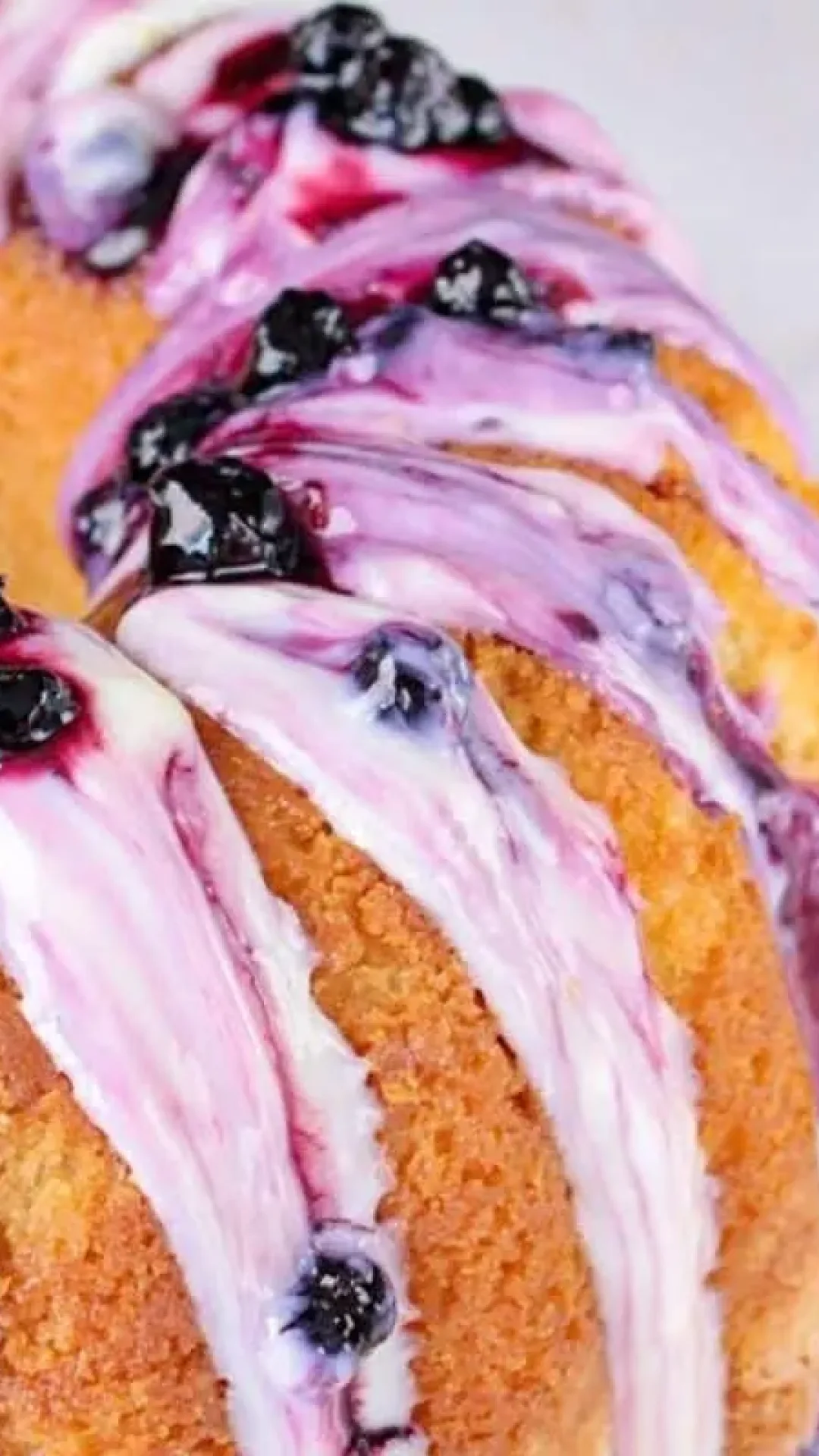 Bolo de iogurte fofinho e irresistível para deixar o café da manhã de ano novo muito especial