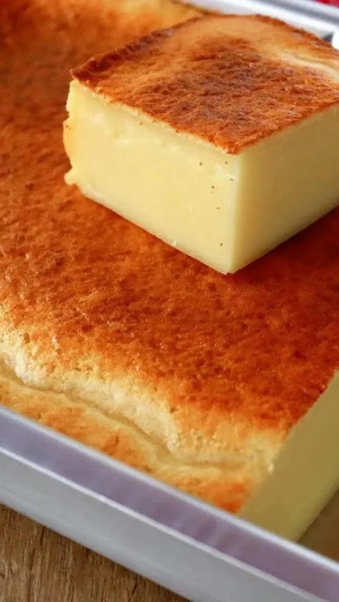 Bolo de leite cremoso e delicioso que desmancha na boca parece um pudim