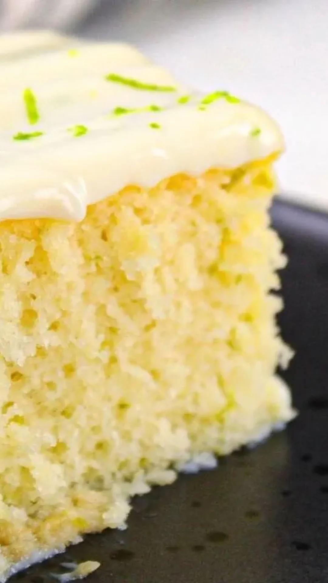 Bolo de limão fácil de fazer com uma coberturinha leve e maravilhosa