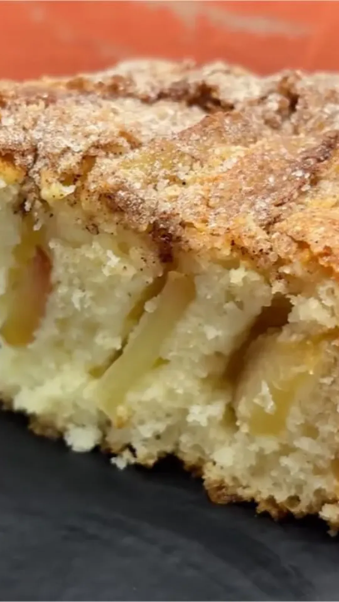 Bolo de maçã com iogurte: macio, úmido e com aquele toque de canela que perfuma a casa inteira