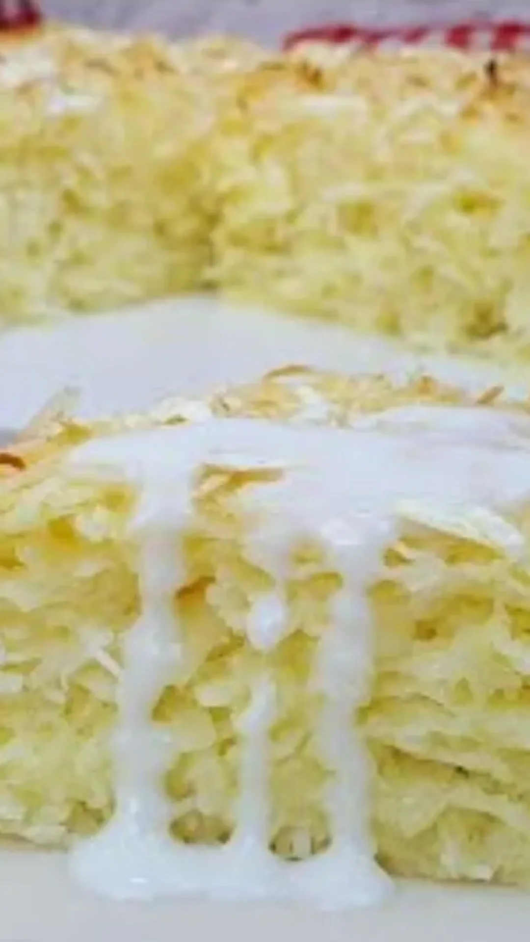 Bolo de mandioca com coco cremoso: a receita cremosa e deliciosa que não pode faltar no seu café da tarde