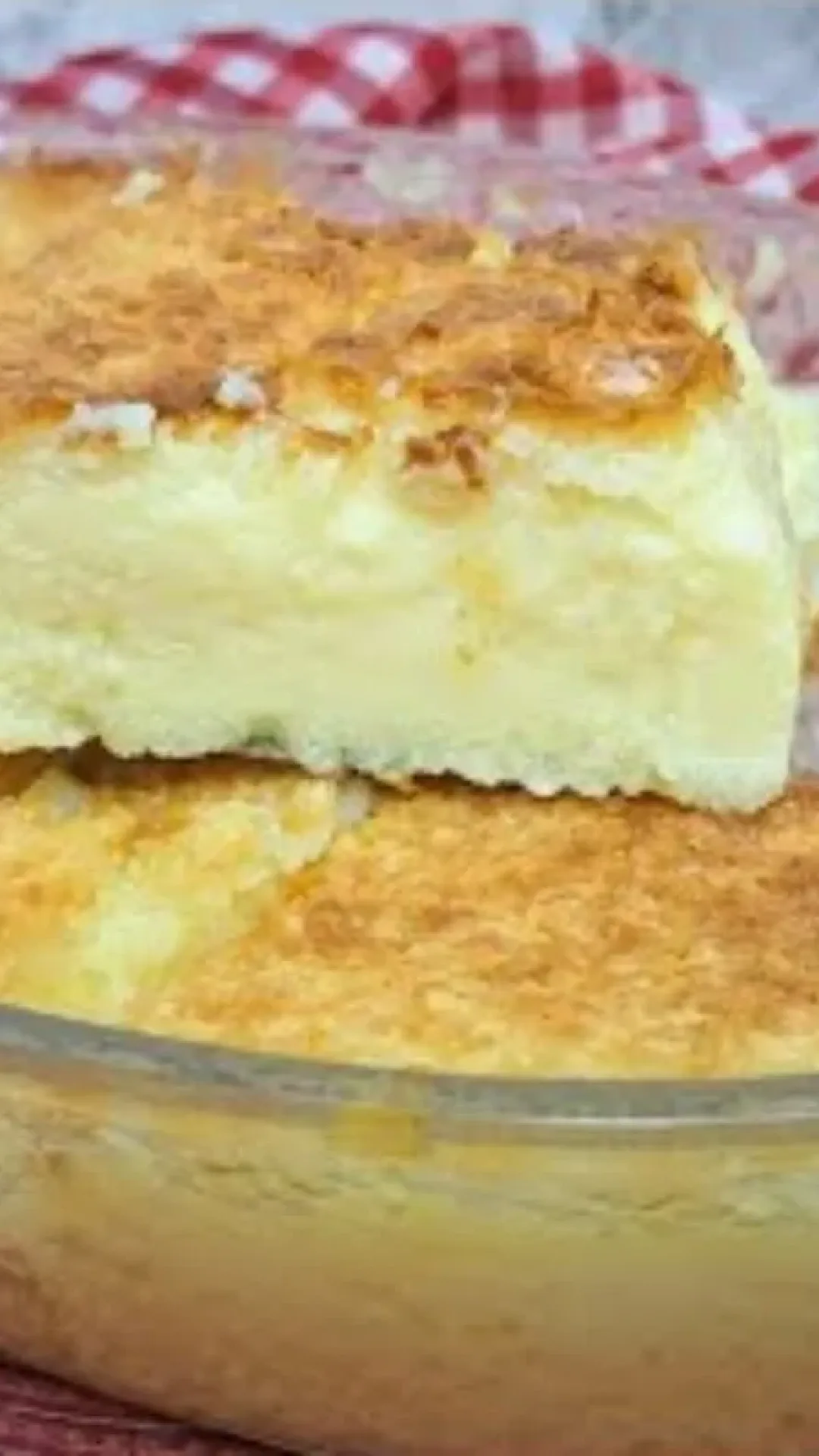 Bolo de maracujá fofinho de liquidificador que fica uma delícia para acompanhar seu café da tarde