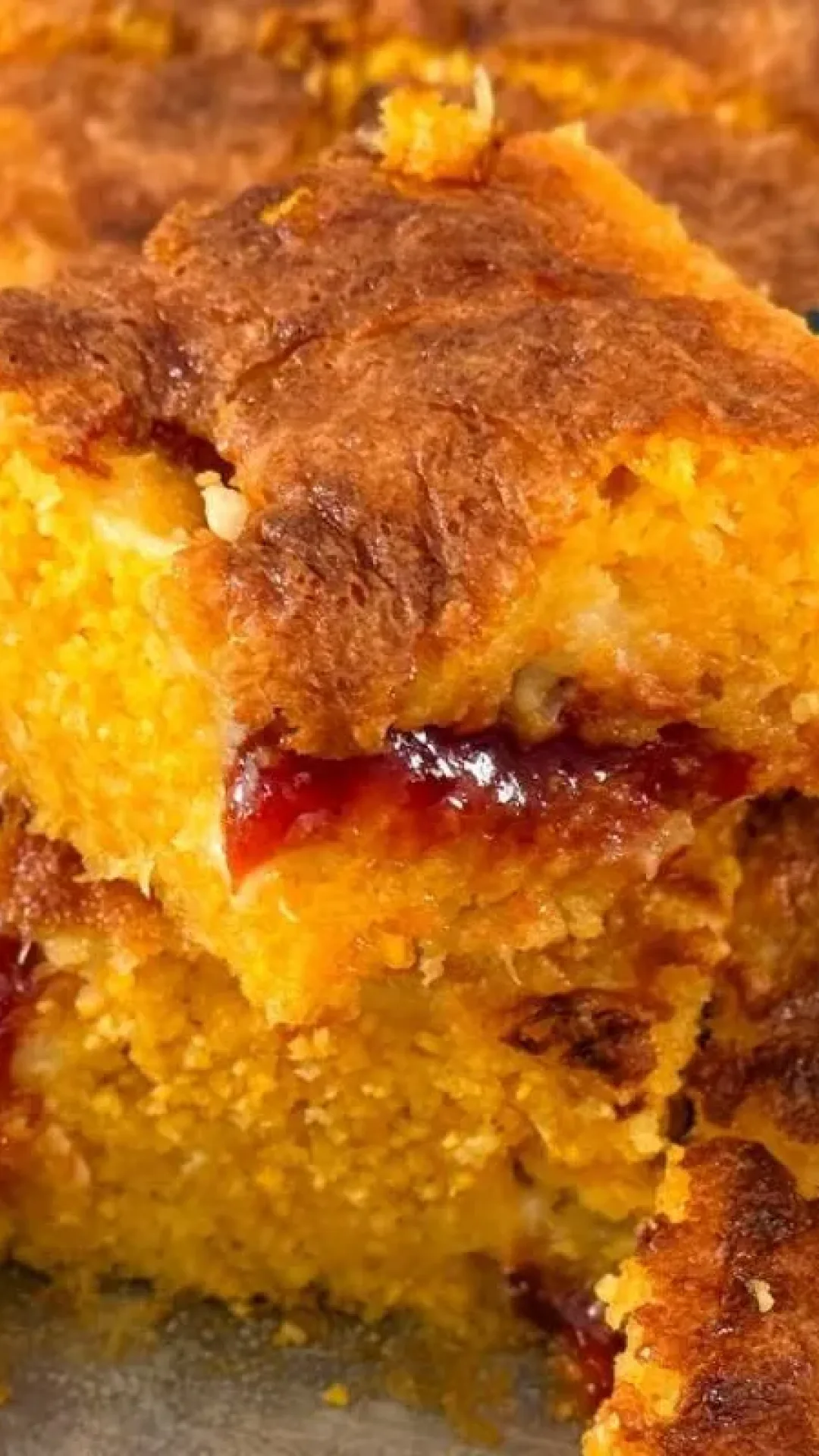 Bolo de milho infalível feito no liquidificador e sem trigo, fofinho com um recheio delicioso