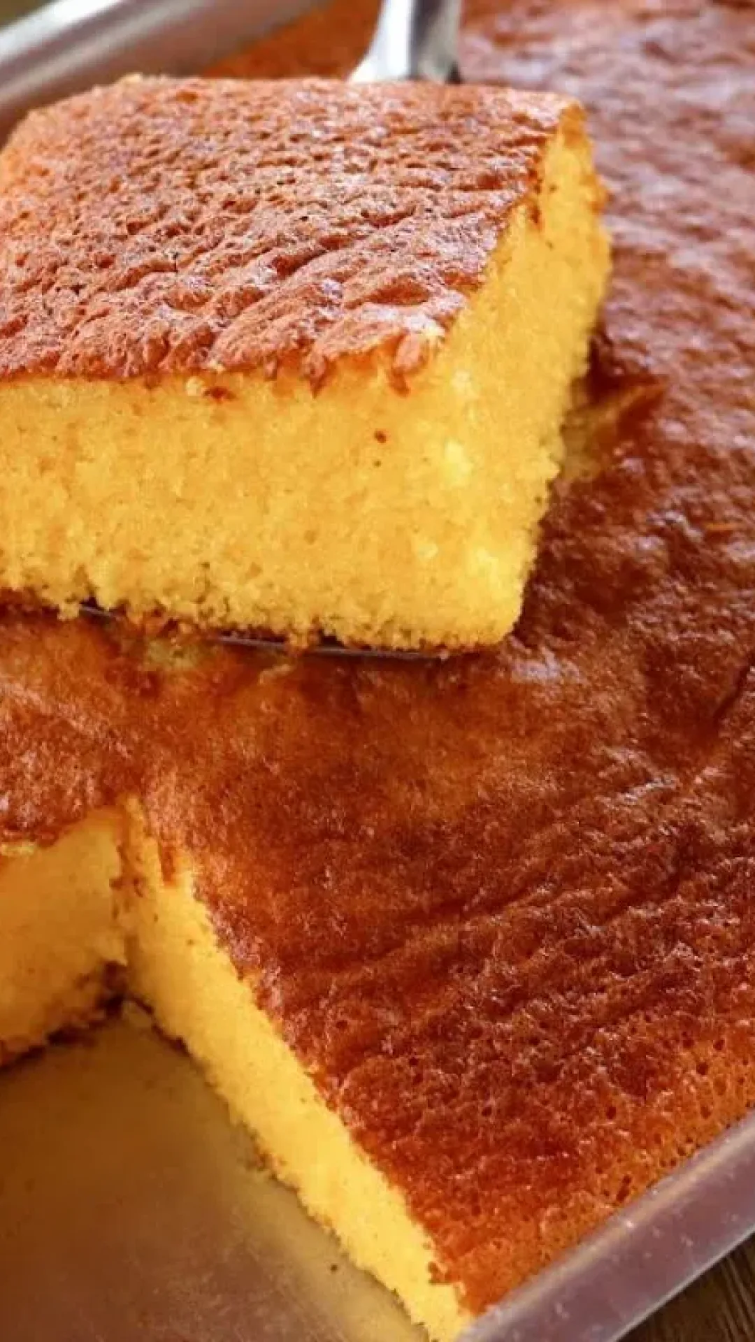 Bolo de milho verde, que fica extremamente fofinho, delicioso e é muito fácil de preparar