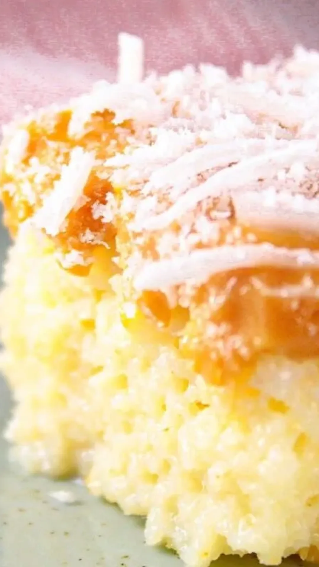 Bolo gelado de coco e doce de leite: a combinação perfeita e molhadinha para a sua sobremesa