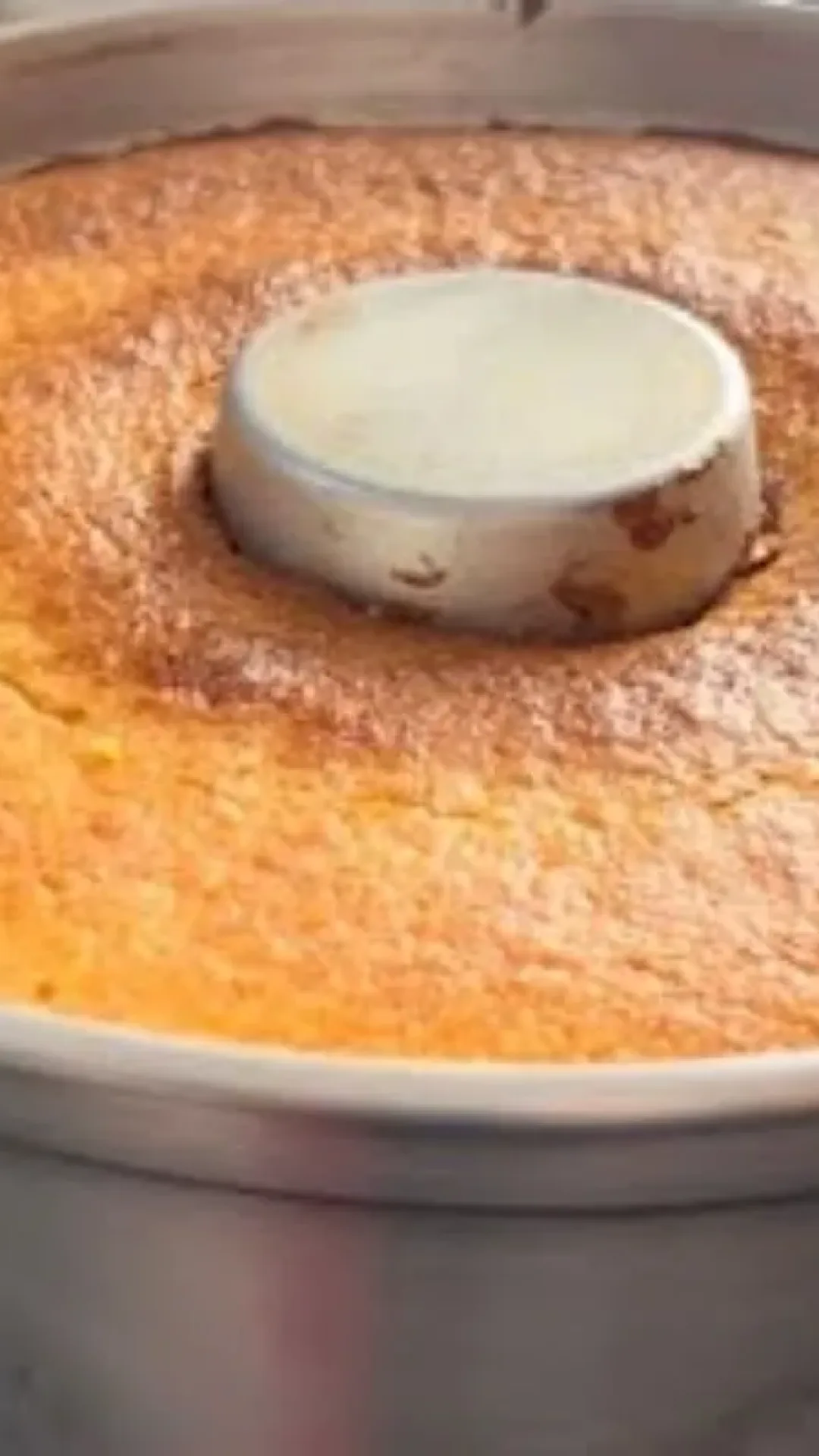 Bolo grande sem trigo feito no liquidificador fofinho e com sabor bem caseiro