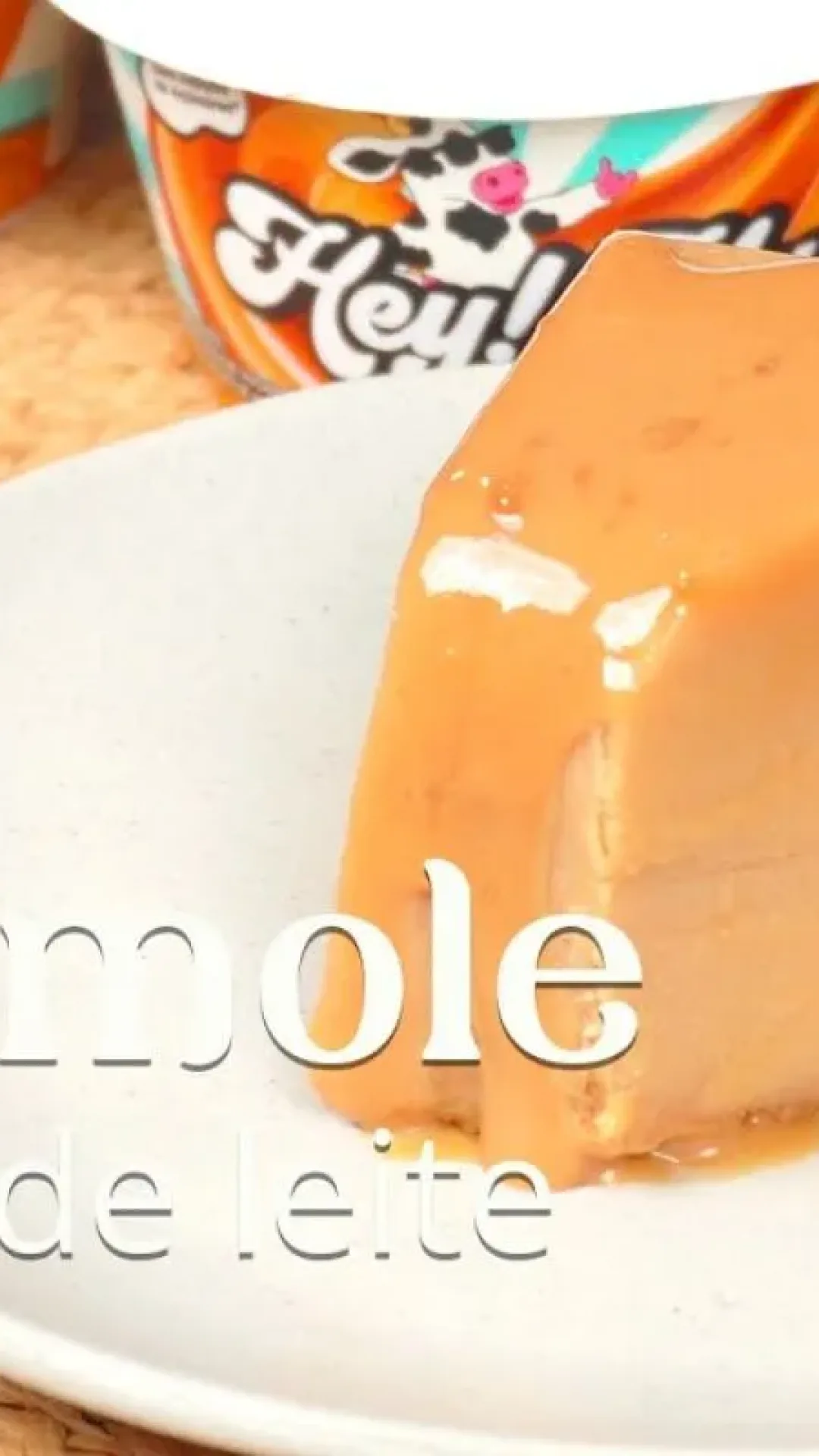 Bolo mole de doce de leite tão cremoso que derrete na boca e parece pudim