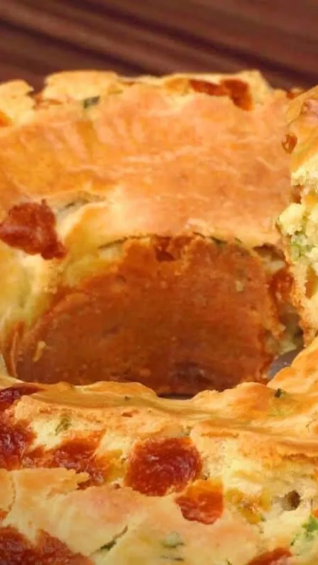Bolo salgado fofinho e super fácil de preparar, a opção perfeita para um lanche da tarde completo