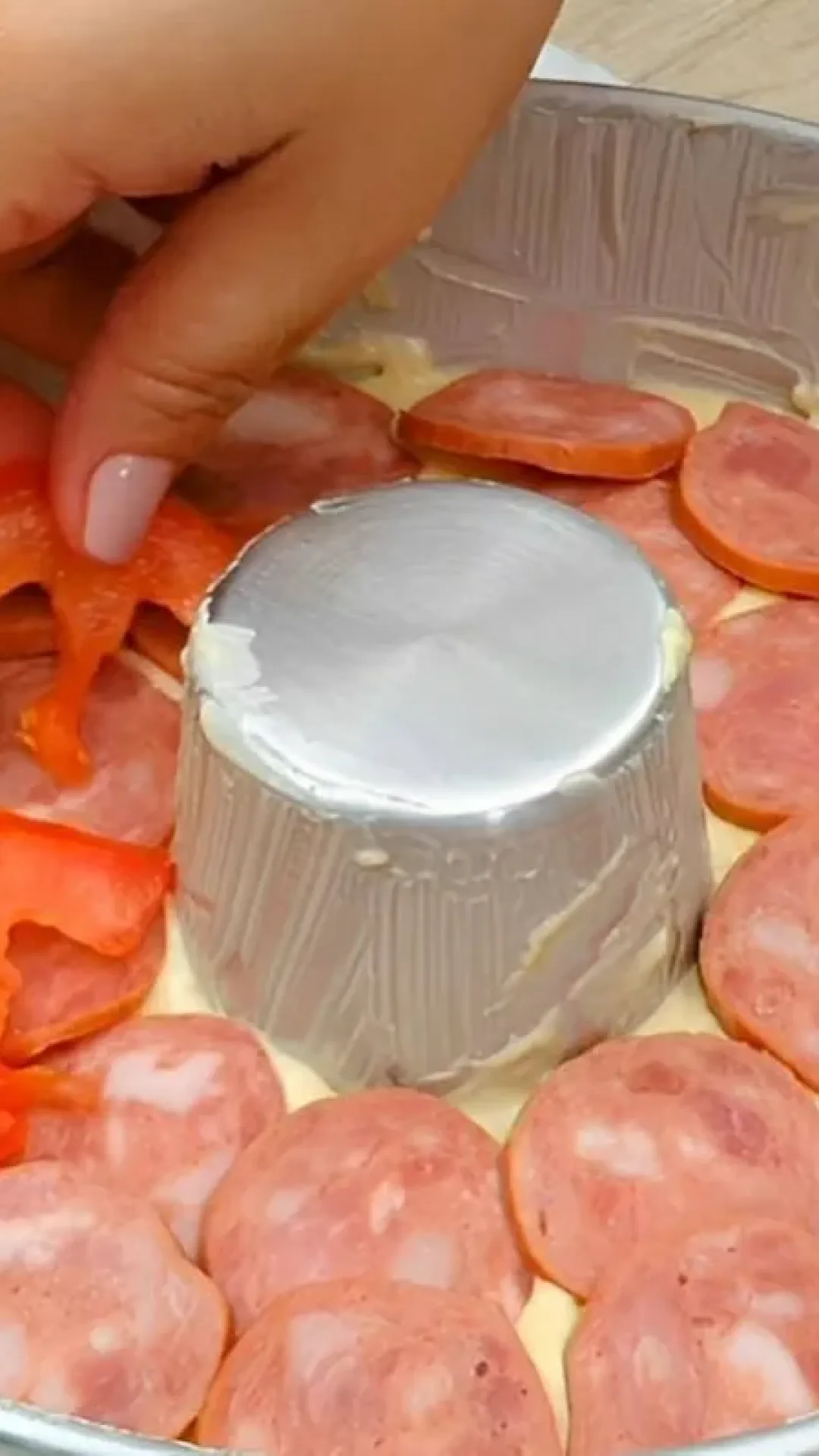 Bolo salgado recheado simples e prático fica uma delícia em casa faço toda semana