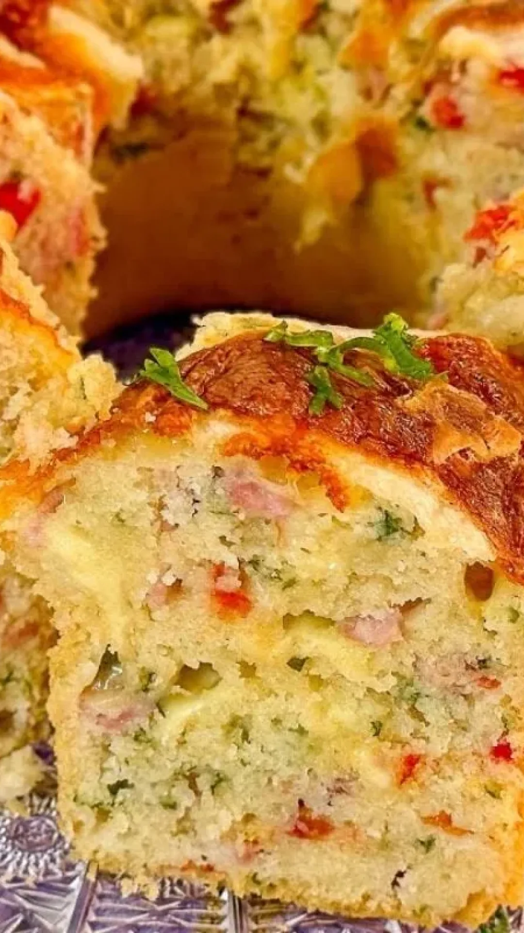 Bolo salgado super recheado e bem fofinho para o lanche da tarde