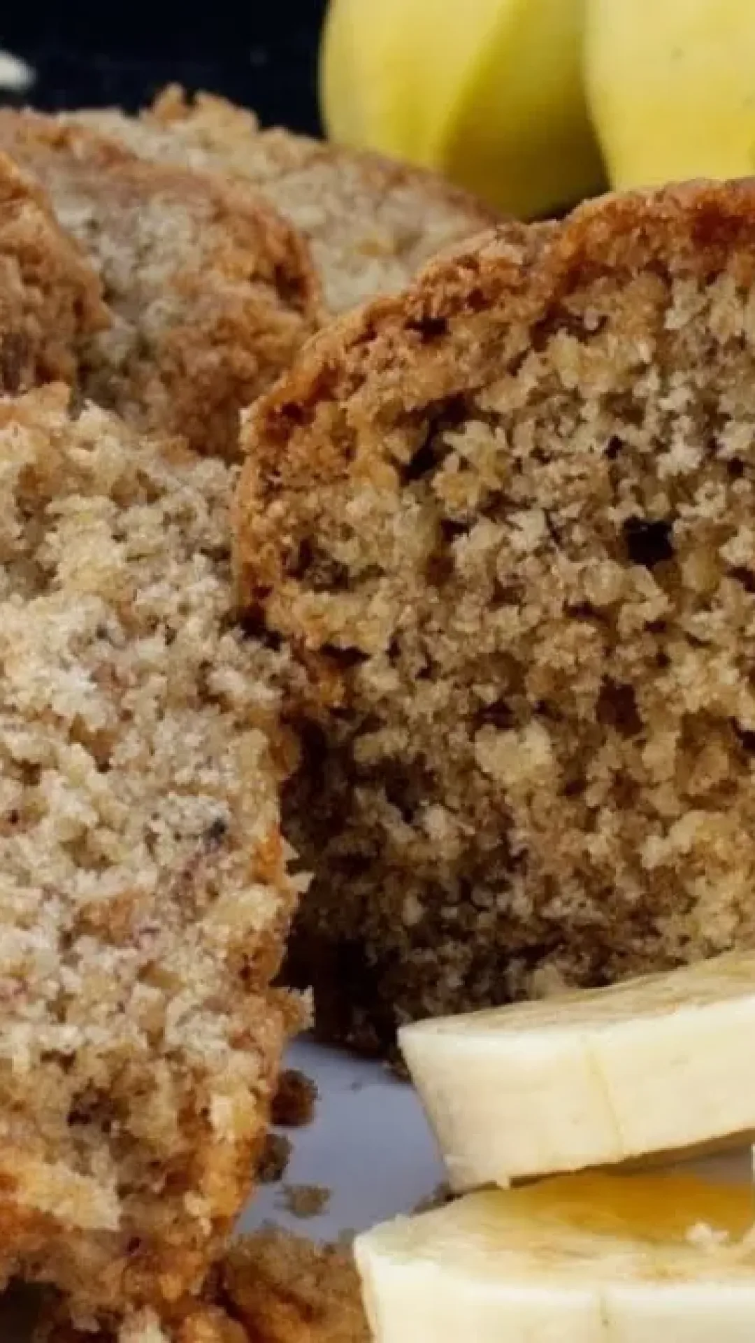 Bolo sem farinha açúcar e leite fofinho delicioso e perfeito para seu lanche ou café