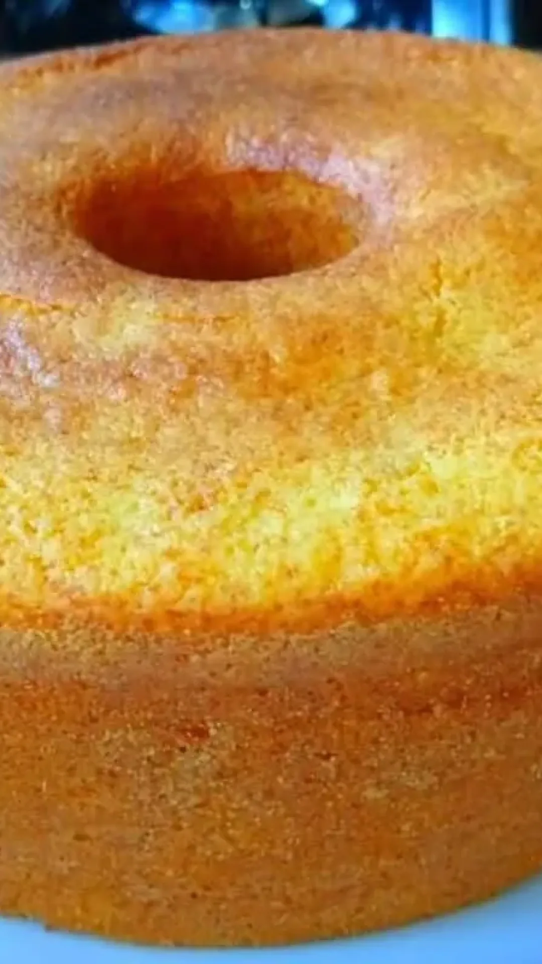 Bolo sem farinha de trigo: é só misturar para ter um bolo úmido e fofinho de dar água na boca
