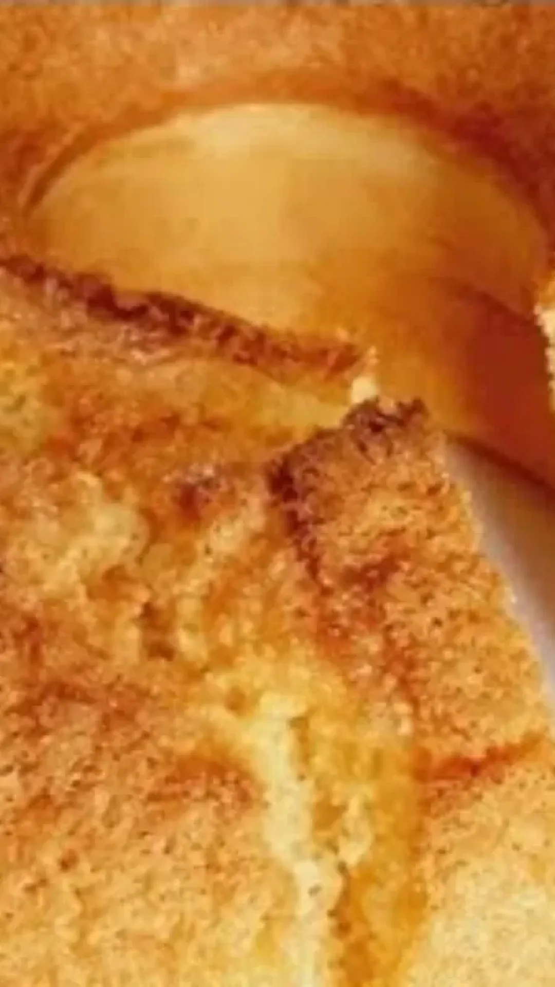 Bolo sem farinha de trigo, que fica fofo e derrete na boca, uma opção perfeita para o seu café