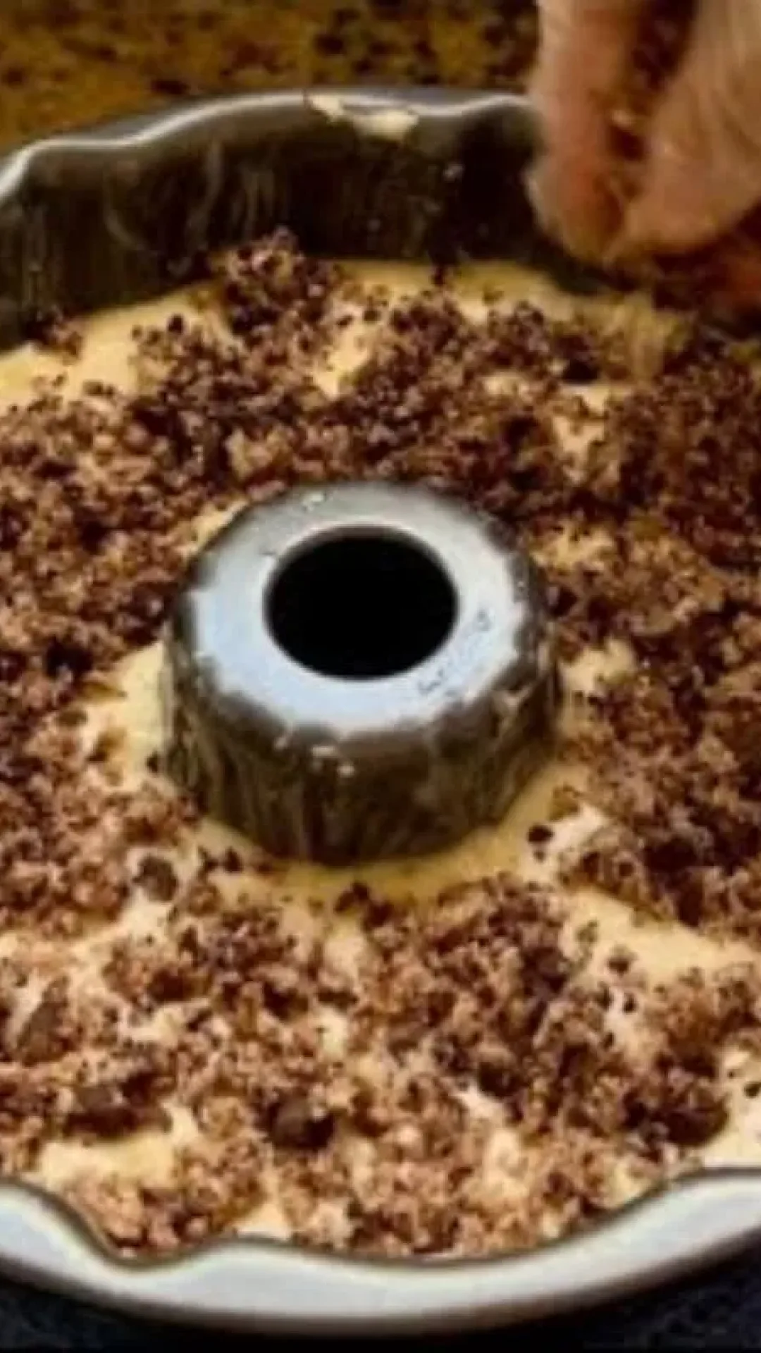 Bolo simples de páscoa super fofinho: até seus vizinhos vão sentir o cheiro dele