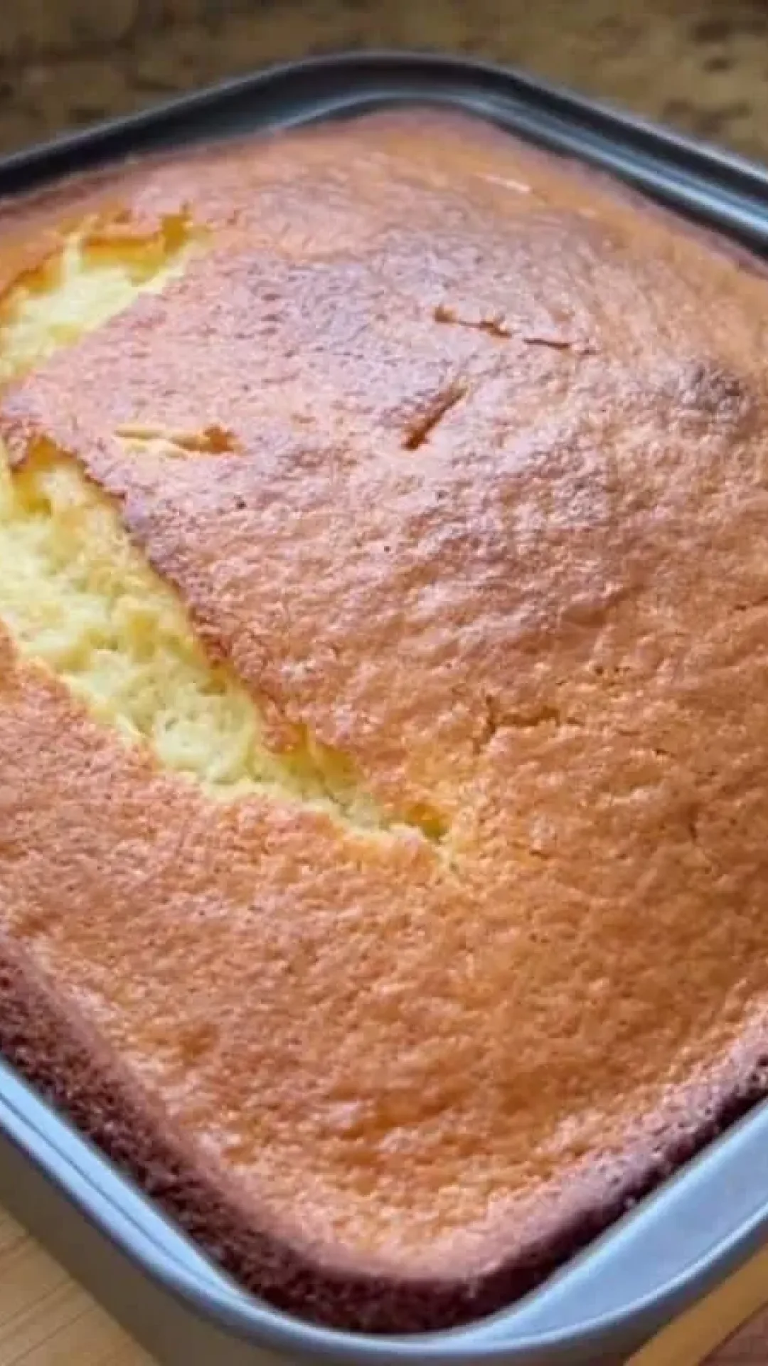 Bolo sol de laranja fofinho e grande, feito com 2 ovos e perfeito para o lanche da tarde