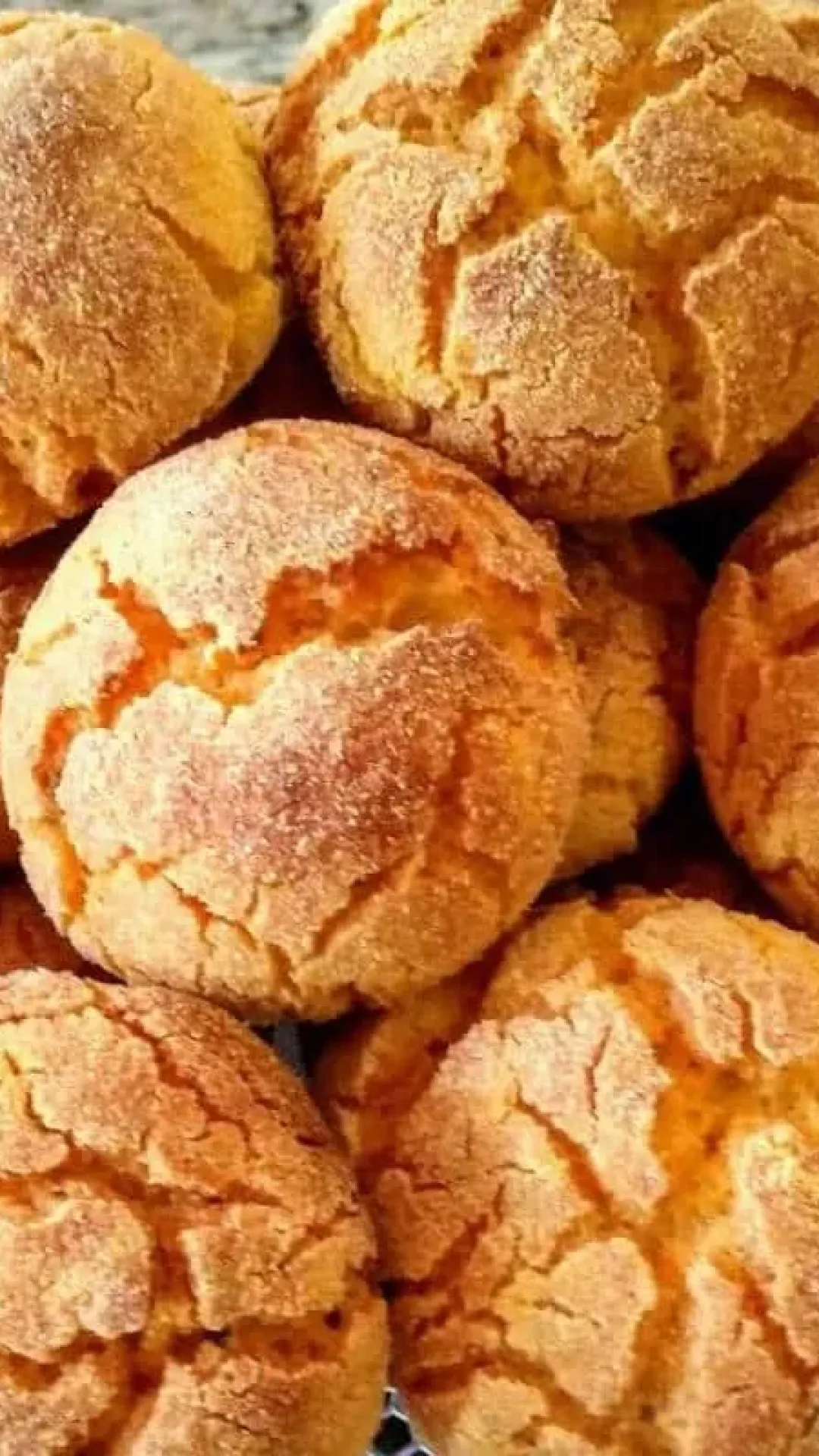 Broinha de fubá da vovó para saborear no chá da tarde com a família