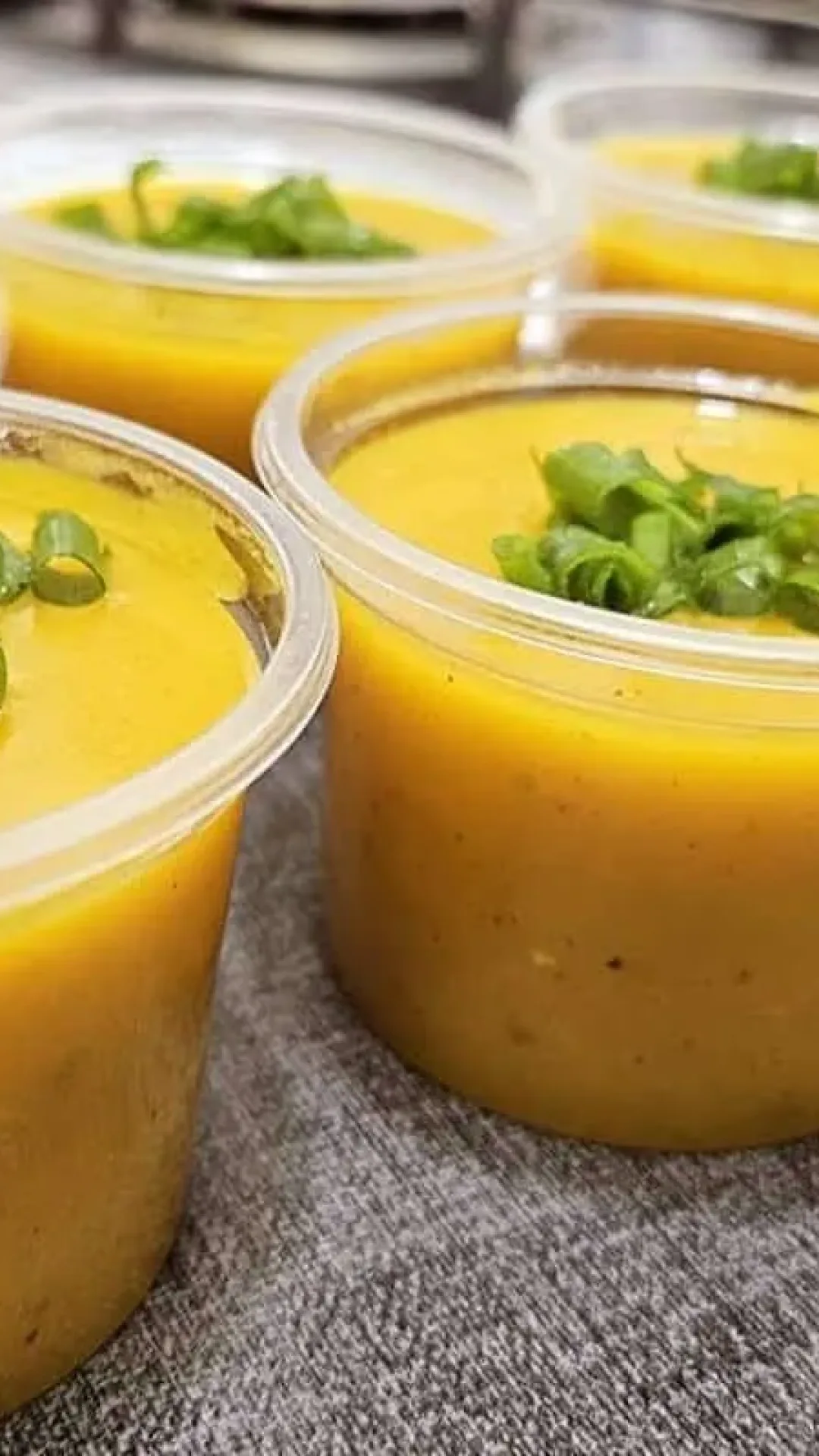 Caldo de legumes: com friozinho chegando essa receita faz o maior sucesso