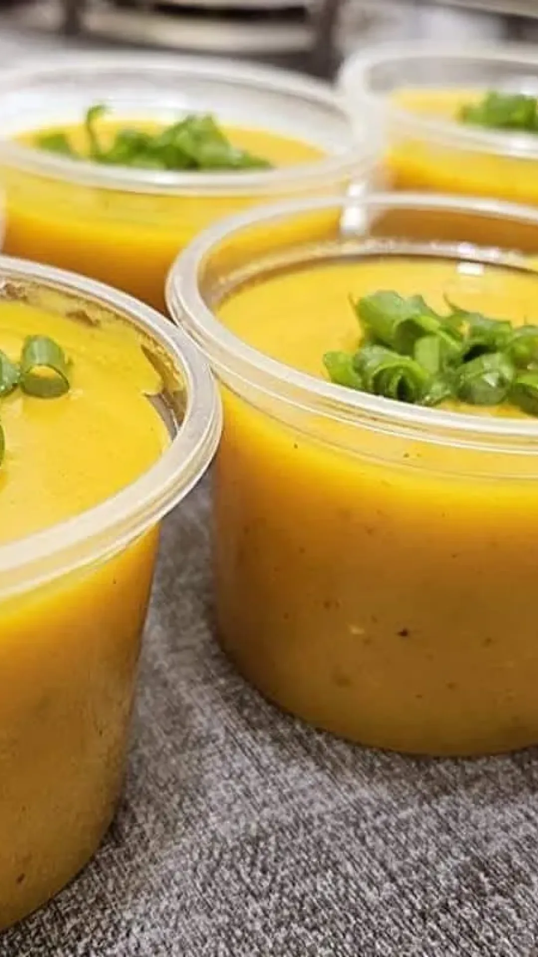 Caldo de legumes para você guardar para semana toda para comer no jantar