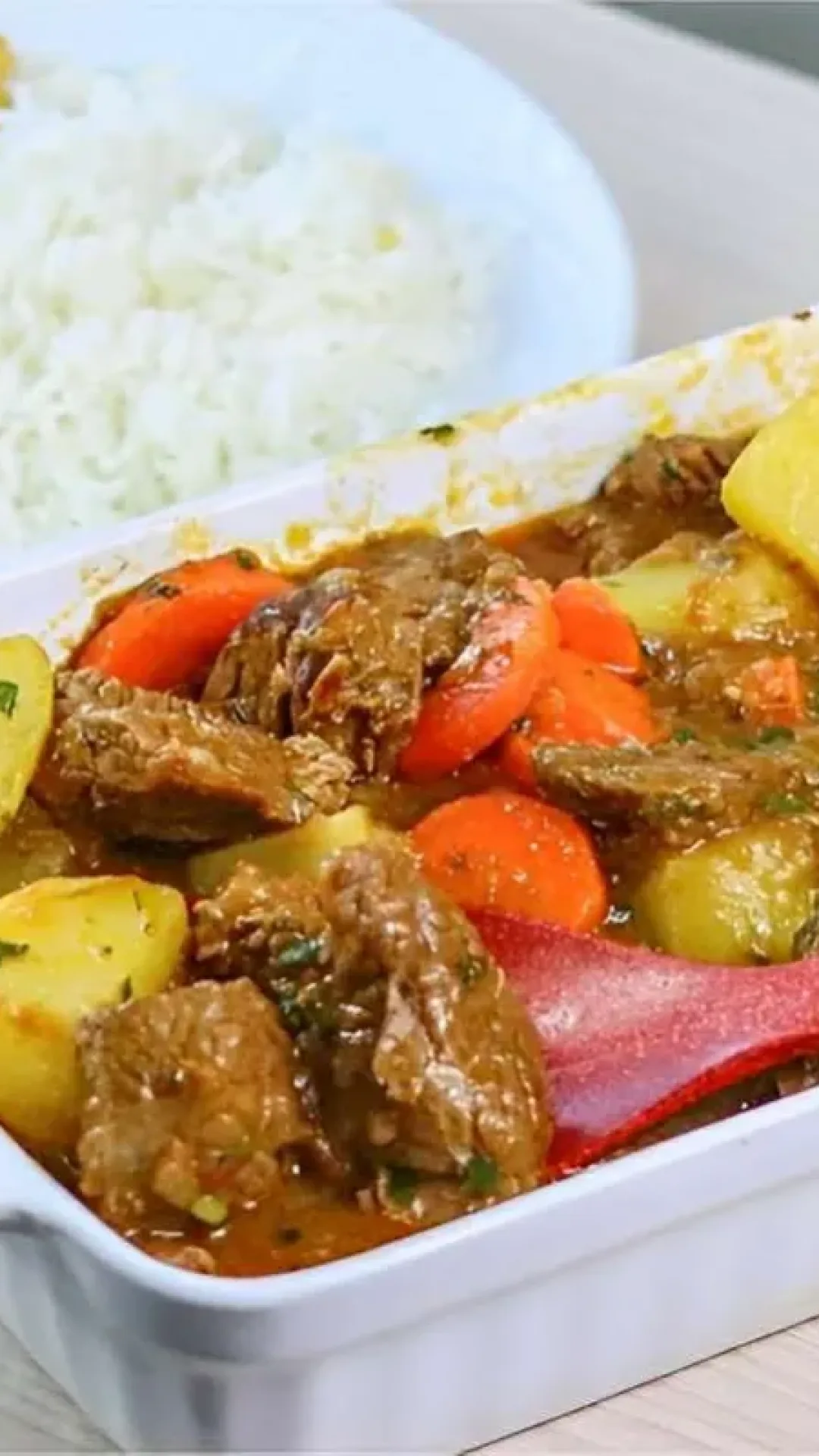 Carne de panela com batata da vovó deliciosa fácil de fazer e toda a família adora