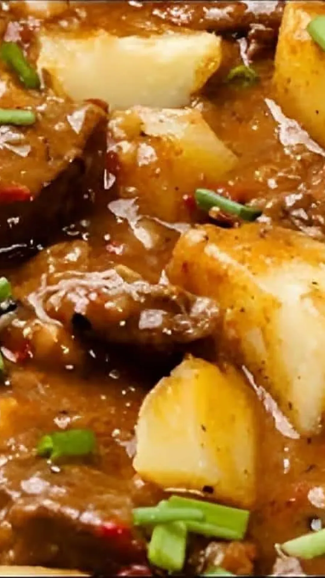 Carne de panela com batata na panela de pressão deliciosa suculenta e fica pronta rapidinho