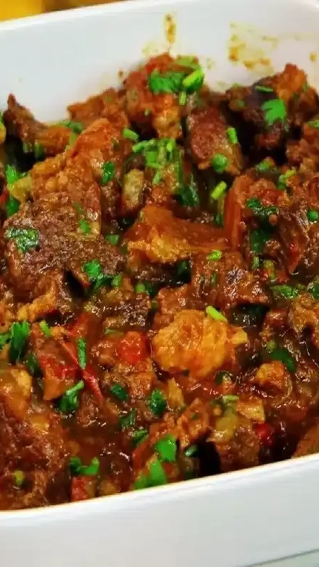 Carne de panela suculenta  sem colocar água para o jantar: sai da panela desmanchando