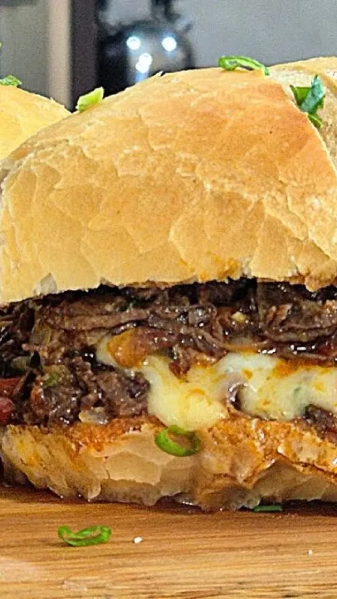 Carne louca suculenta e bem temperada para comer com pão igual as festas dos anos 90