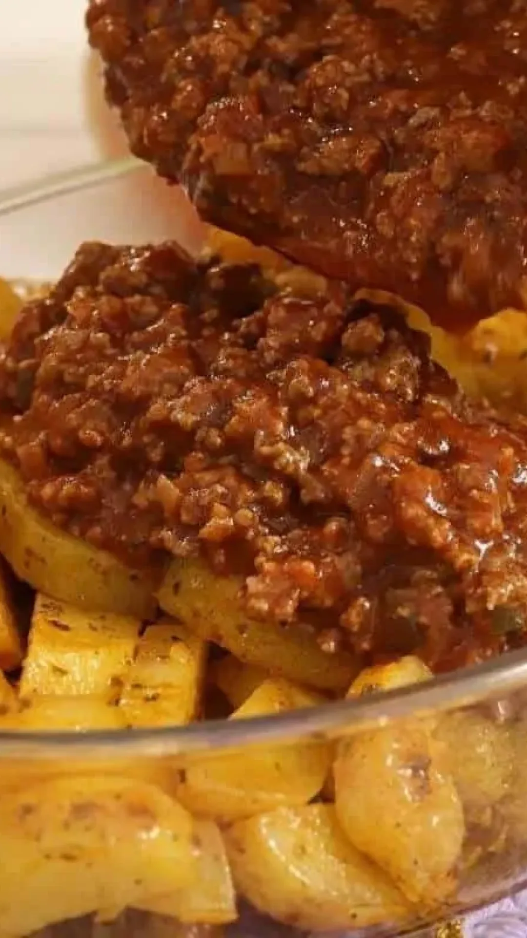 Carne moída gratinada: feita com batata e perfeita para servir em um almoço prático e gostoso