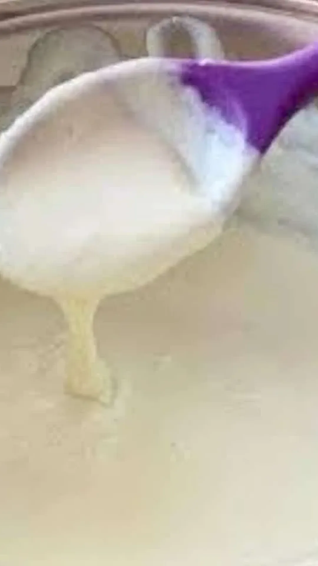 Chef de cozinha ensina a fazer um molho branco perfeito e na consistência correta