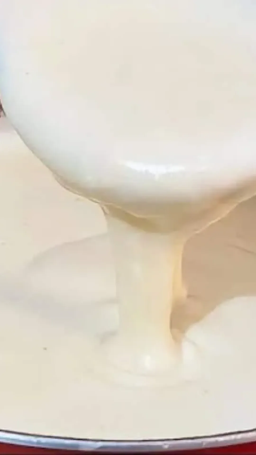 Chef de restaurante ensina a fazer um molho branco perfeito que sai do ponto