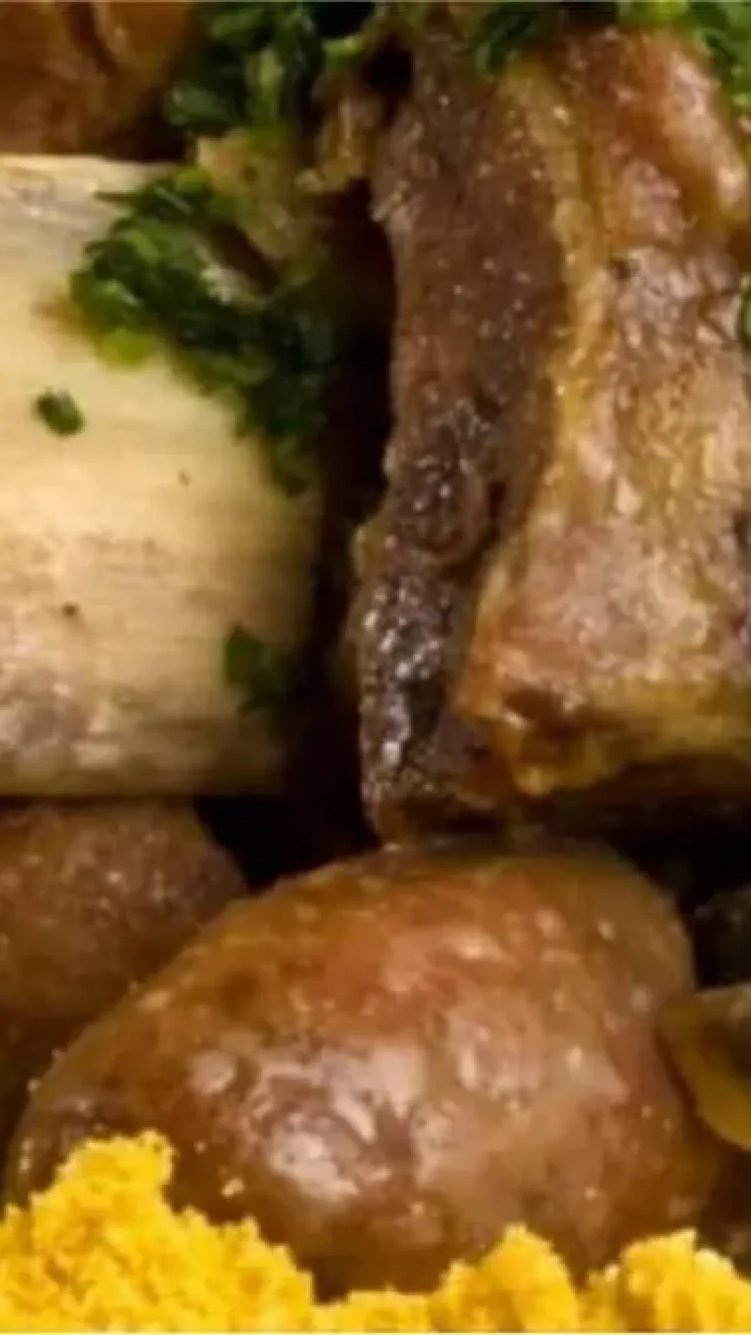 Churrasco de pescador ou costela na panela de pressão com linguiça uma refeição completa